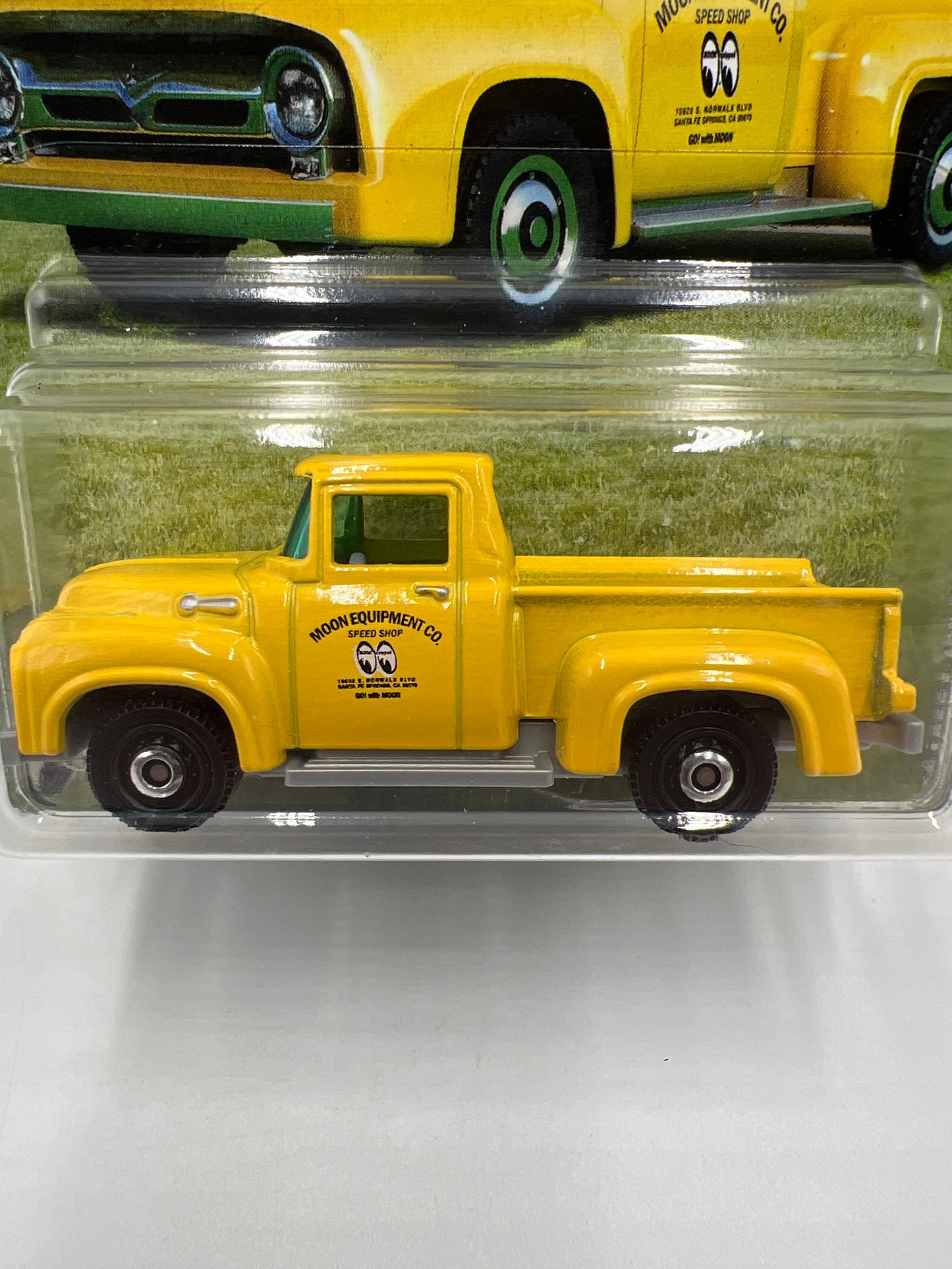 2019 Matchbox Ford Truck Series 56 Ford F-100 Pickup Mooneyes Yellow 150D