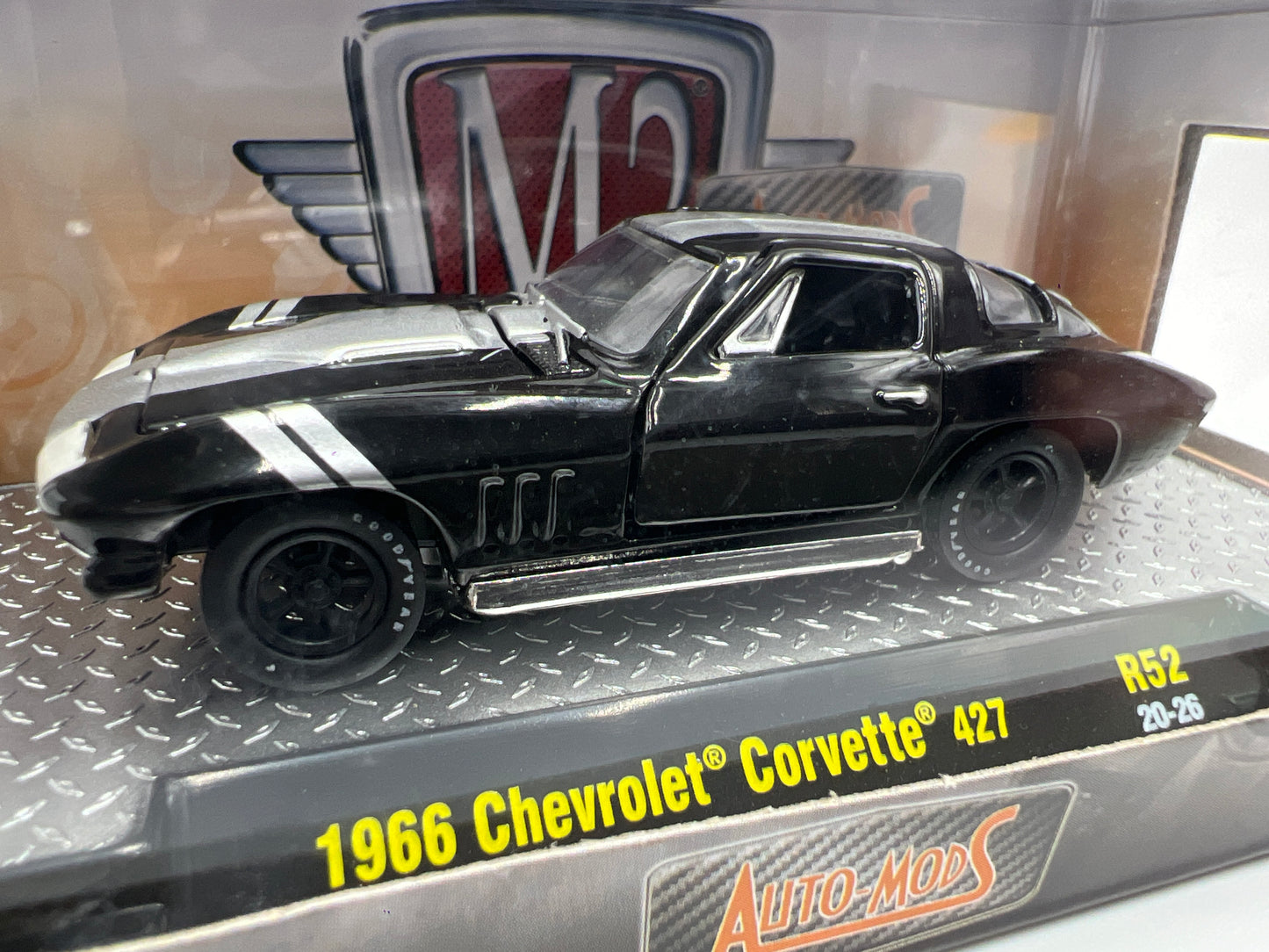 M2 Machines Auto Mods 1966 Chevrolet Corvette 427 Black R52