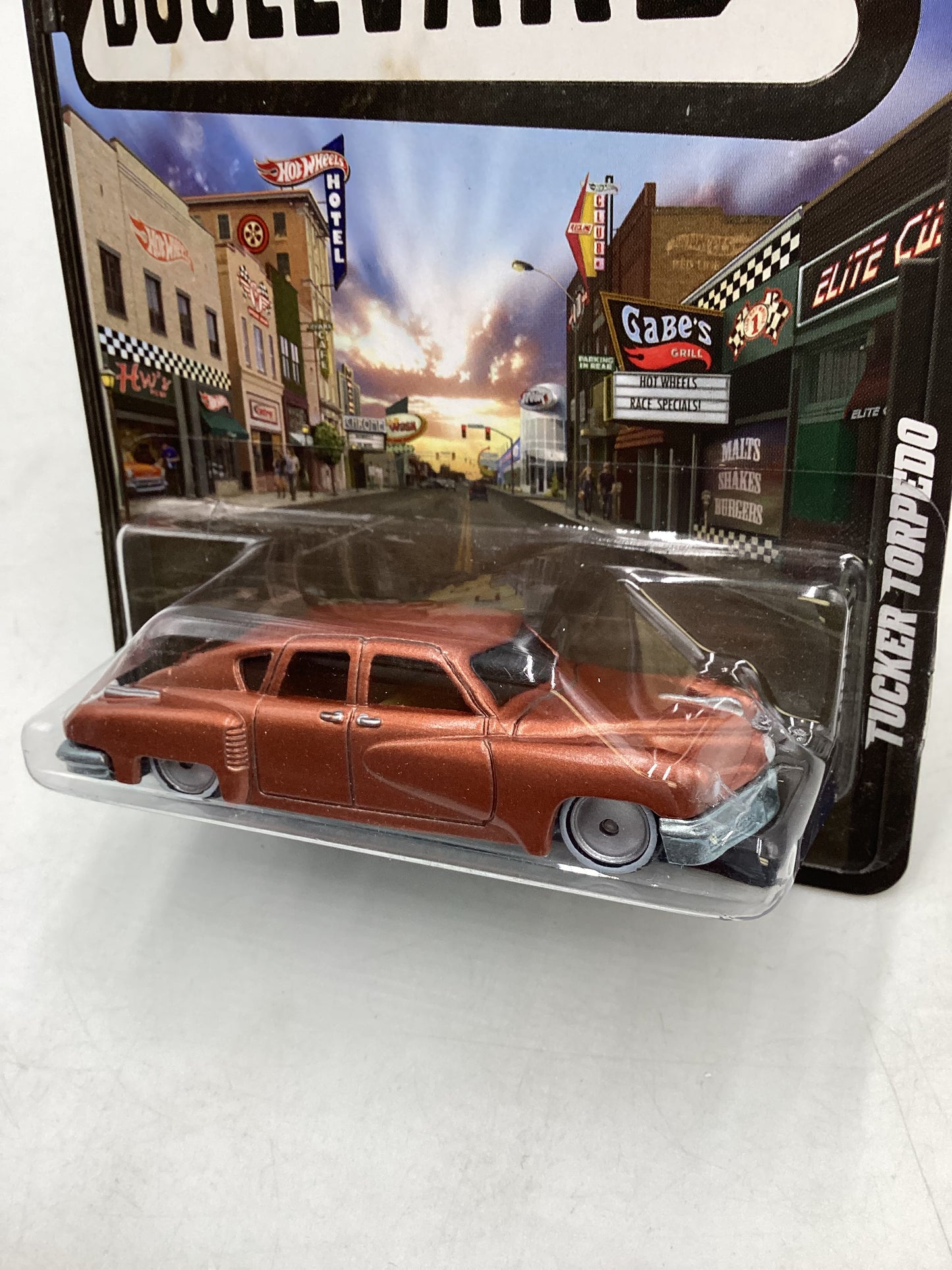 Hot Wheels Boulevard Ahead of its Time Tucker Torpedo 243A