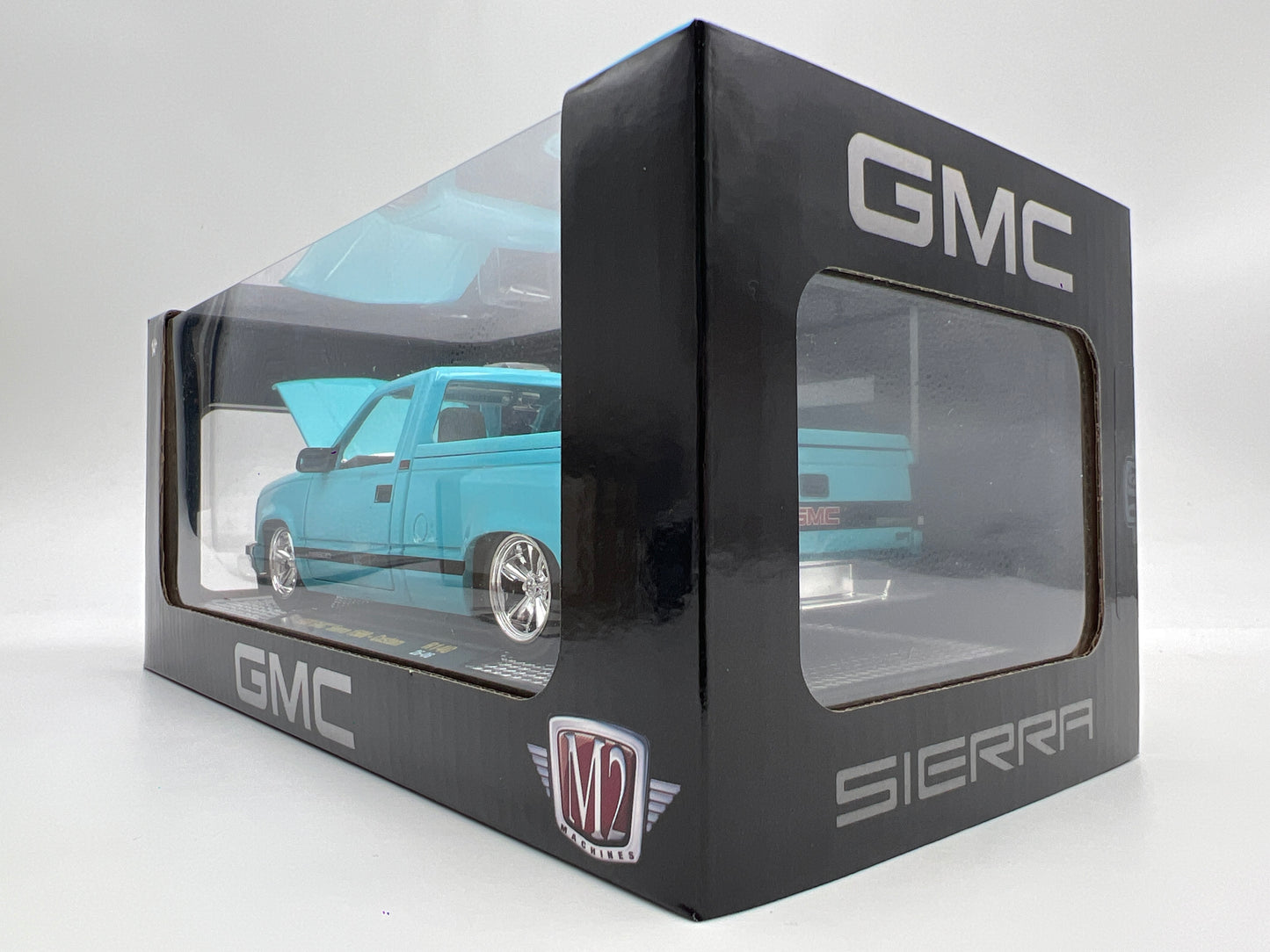 M2 Machines 1/24 Scale R140 1988 GMC Sierra 1500 Custom Light Blue