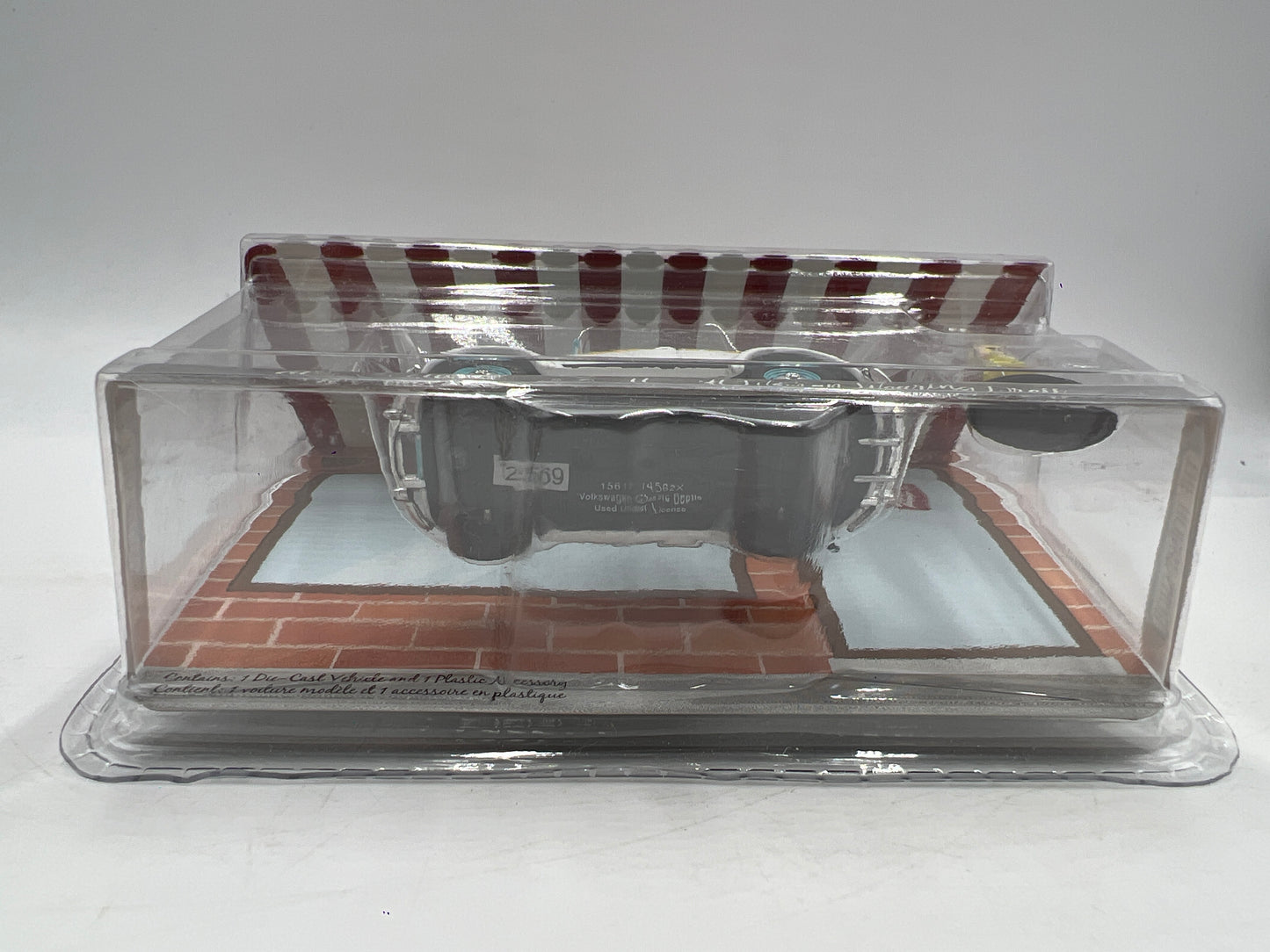 Greenlight The Hobby Shop Series 1 Classic Volkswagen Beetle With Woman Wearing Dress 182D