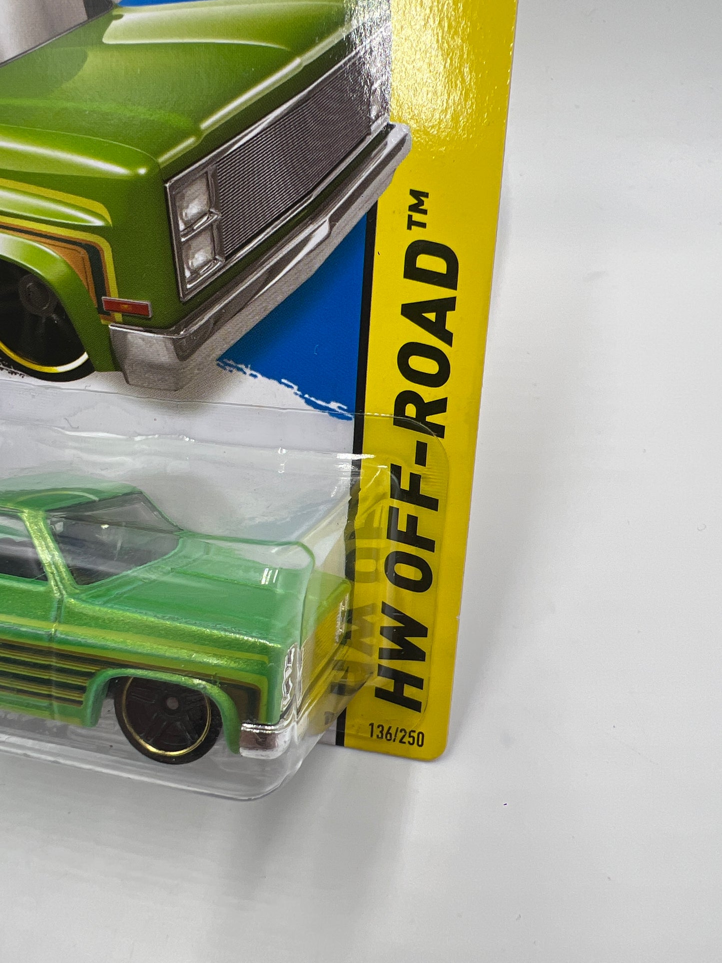2014 Hot Wheels Kmart Exclusive #136 83 Chevy Silverado Green W/Protector