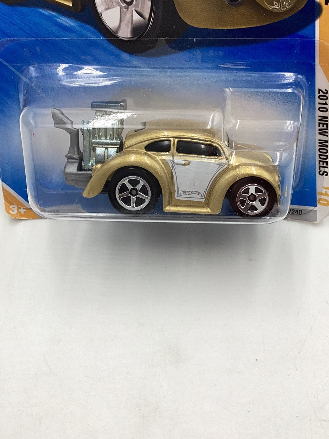 2010 Hot Wheels #4 Volkswagen beetle gold 92G