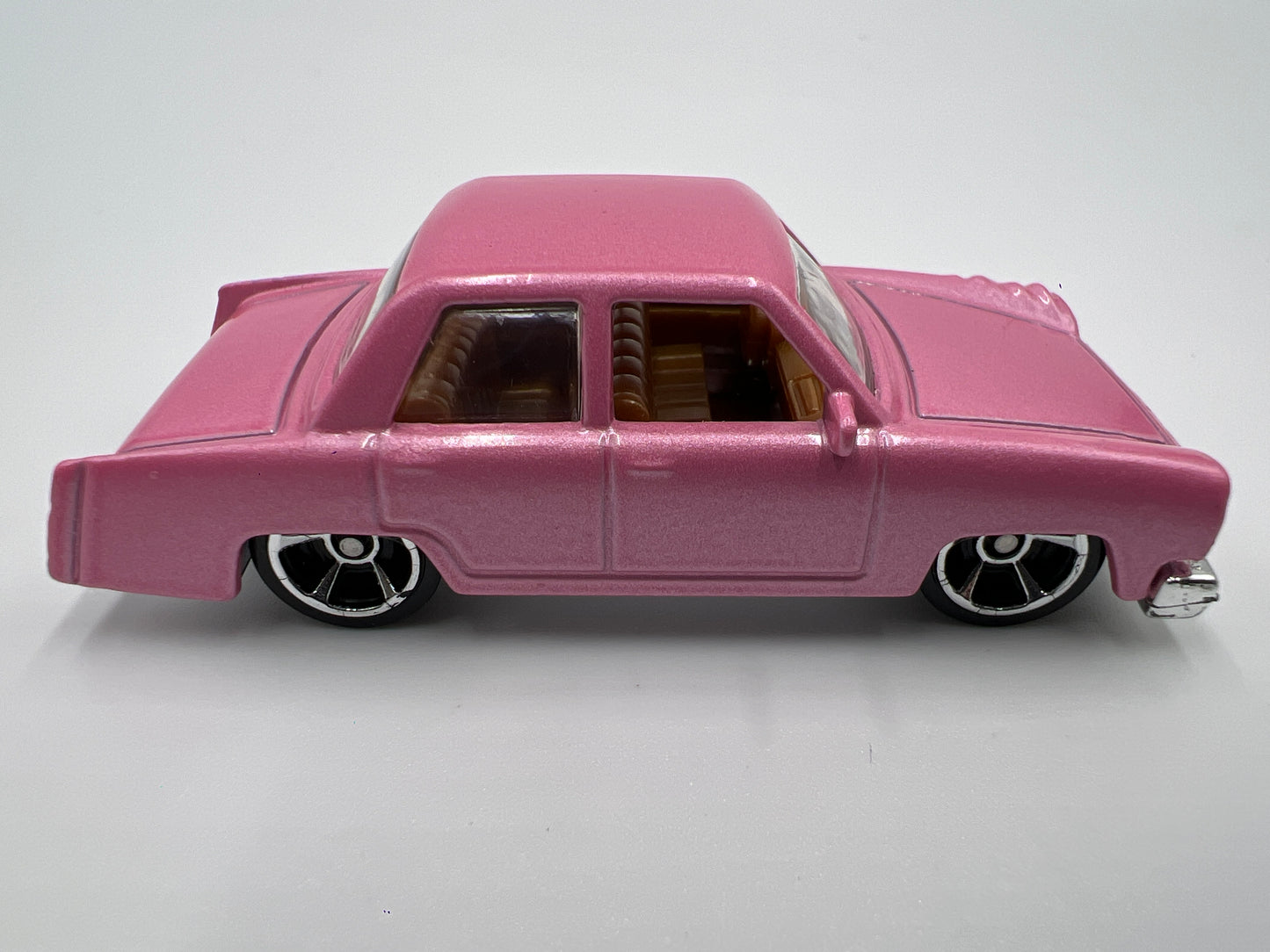 Hot Wheels 1/64 The Simpsons Family Car Pink Loose