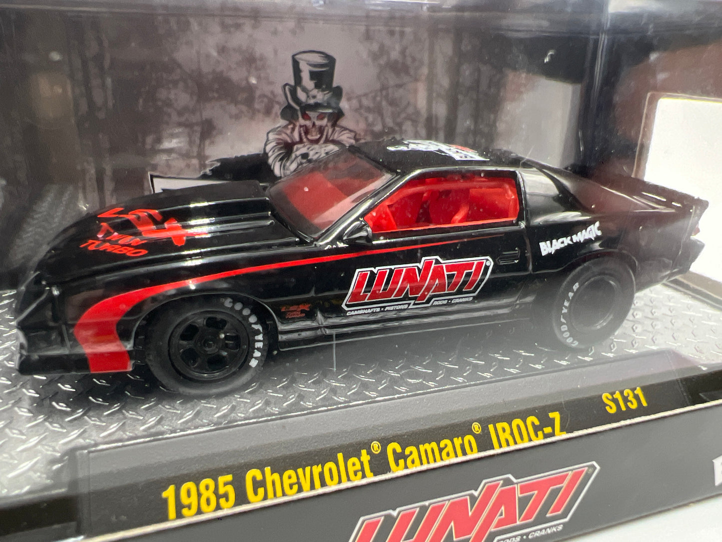 M2 Machines Target Exclusive Lunati Black Magic 1985 Chevrolet Camaro IROC-Z Black S131