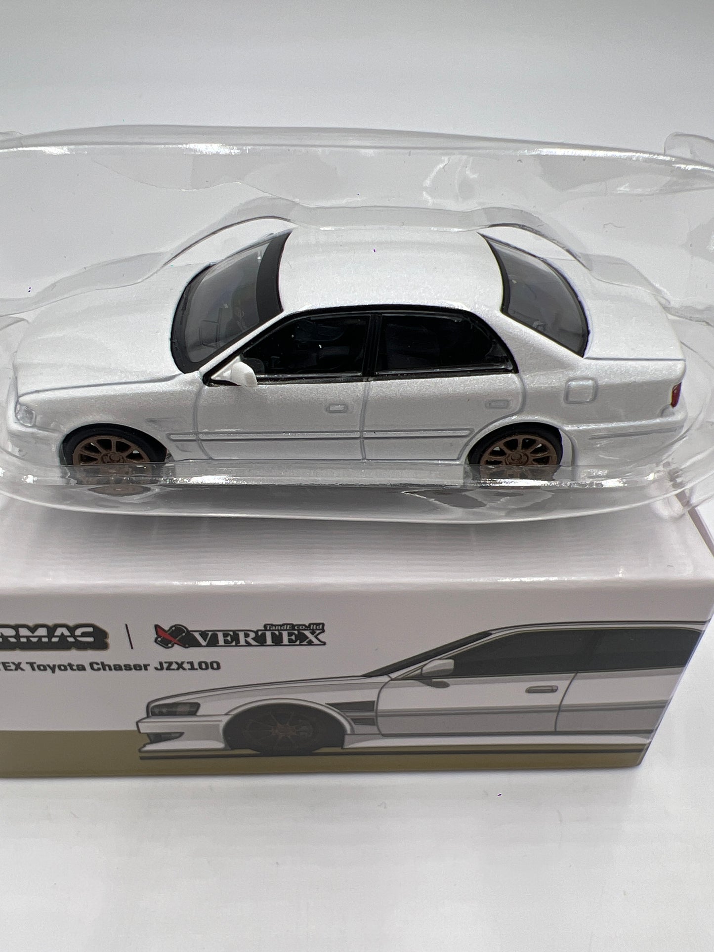 Tarmac Works x Vertex Global64 Toyota Chaser JZX100 White