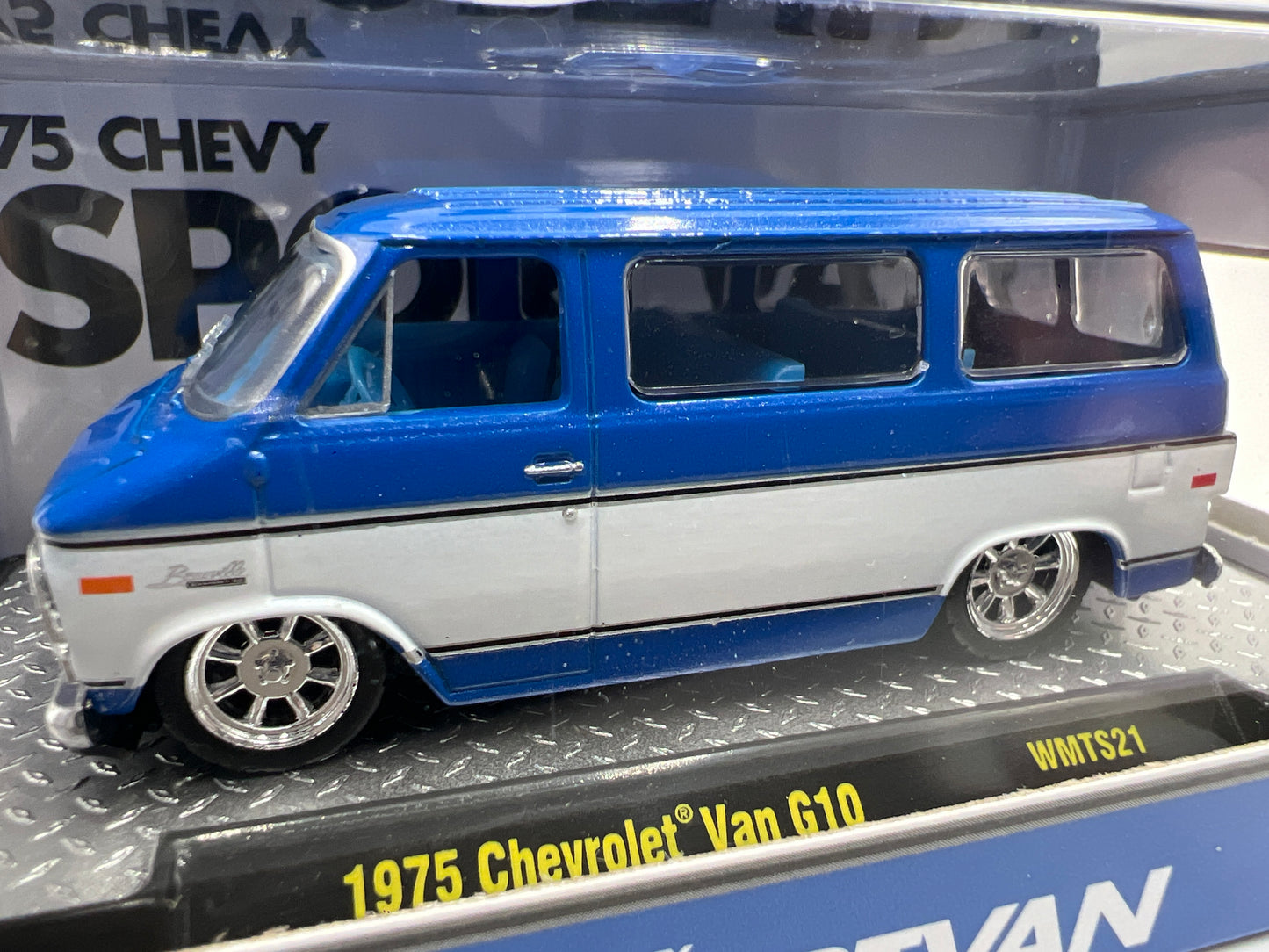 M2 Machines Walmart Exclusive 1975 Chevrolet Van G10 Blue WMTS21