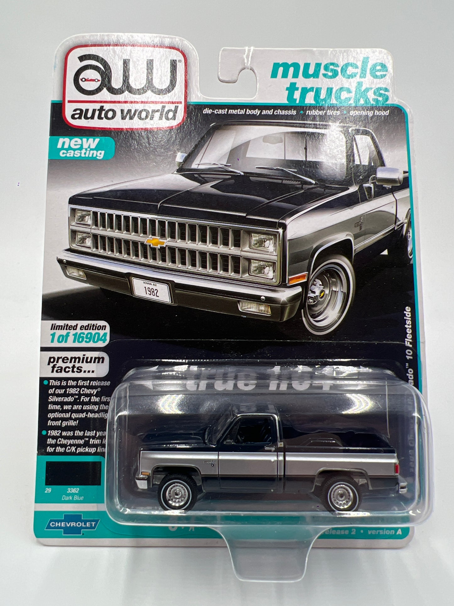 Auto World Muscle Trucks Release 2 Version A 1982 Chevy Silverado 10 Fleetside Dark Blue/Silver