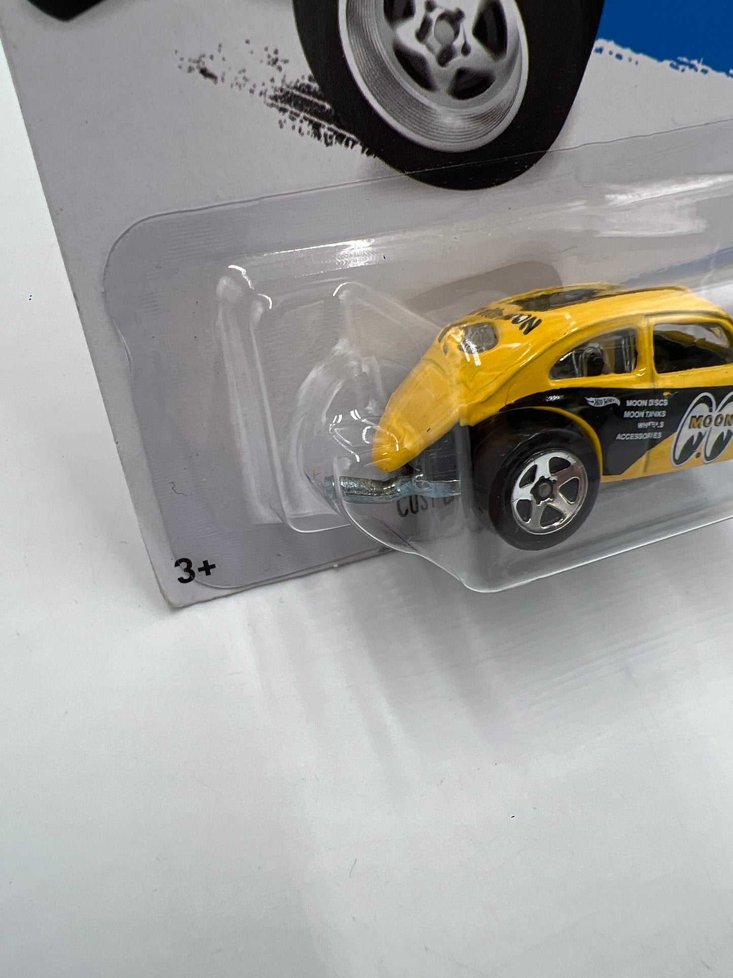 2014 Hot Wheels Workshop #247 Custom Volkswagen Beetle Yellow Mooneyes 97D