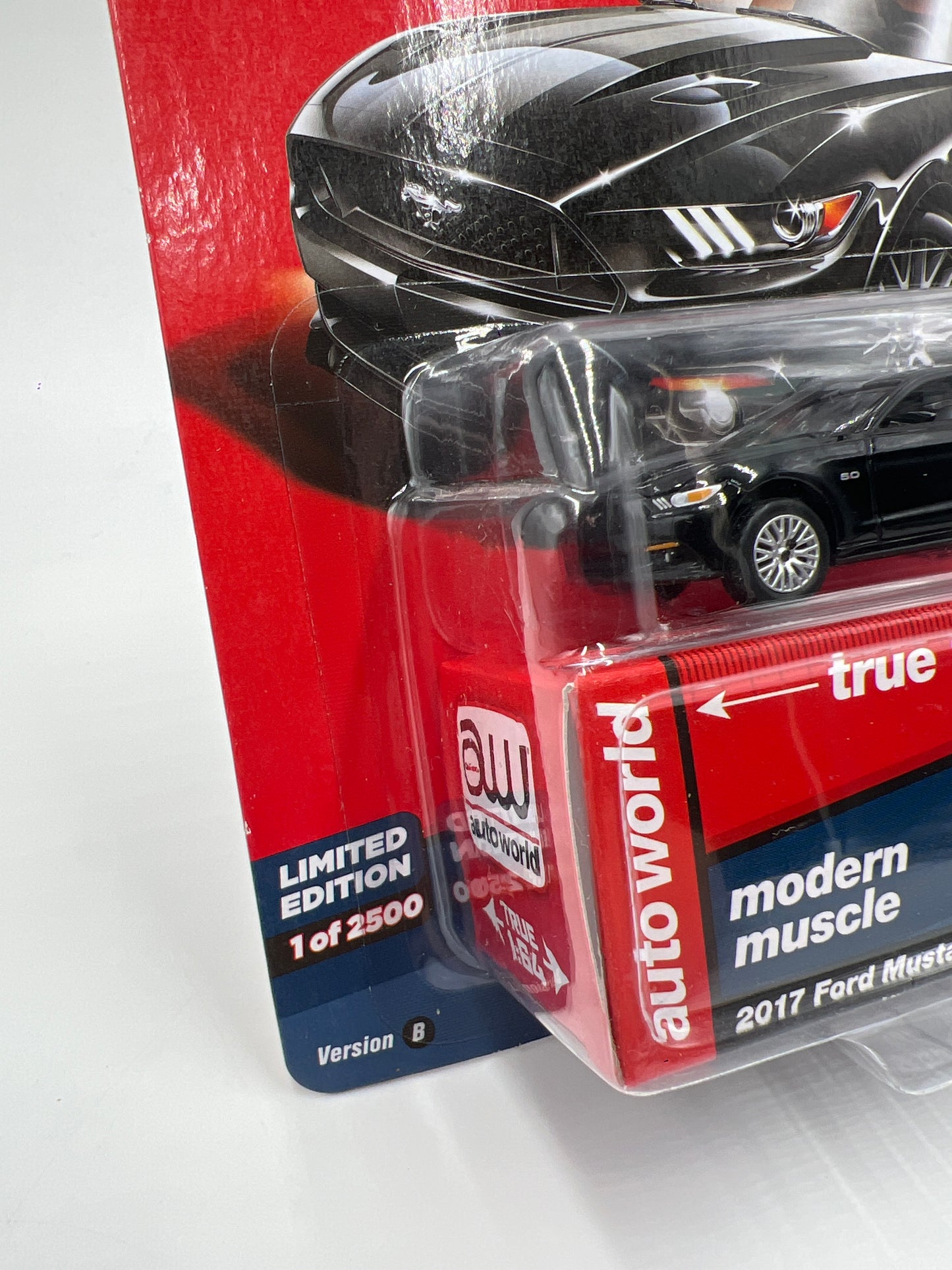 Auto World Modern Muscle Premium Series 3 Version B 2017 Ford Mustang GT Black 1/2500