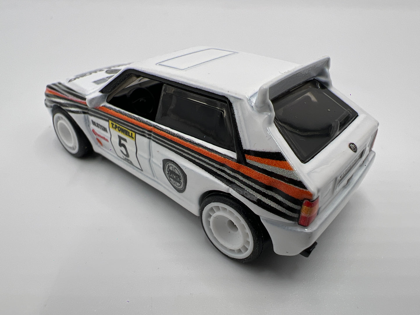 Hot Wheels 1/64 Premium Diorama Set Lancia Delta Integrale White Loose
