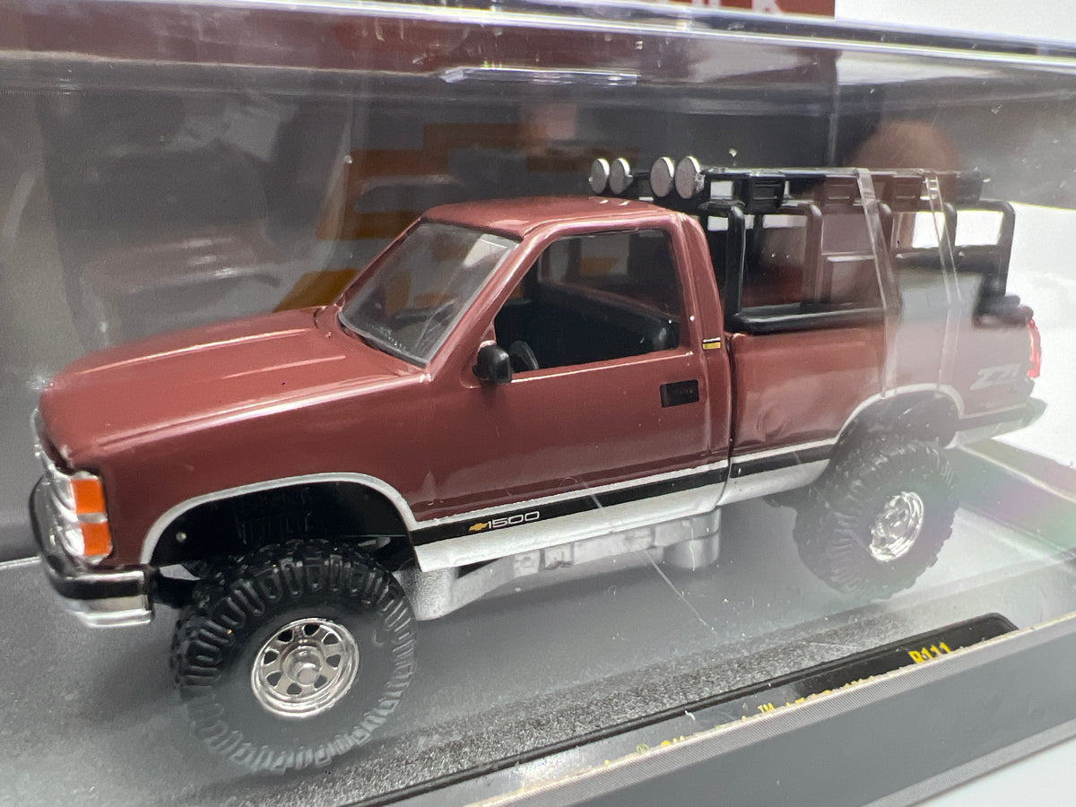 M2 Machines R111 1993 Chevrolet Silverado 1500 4x4