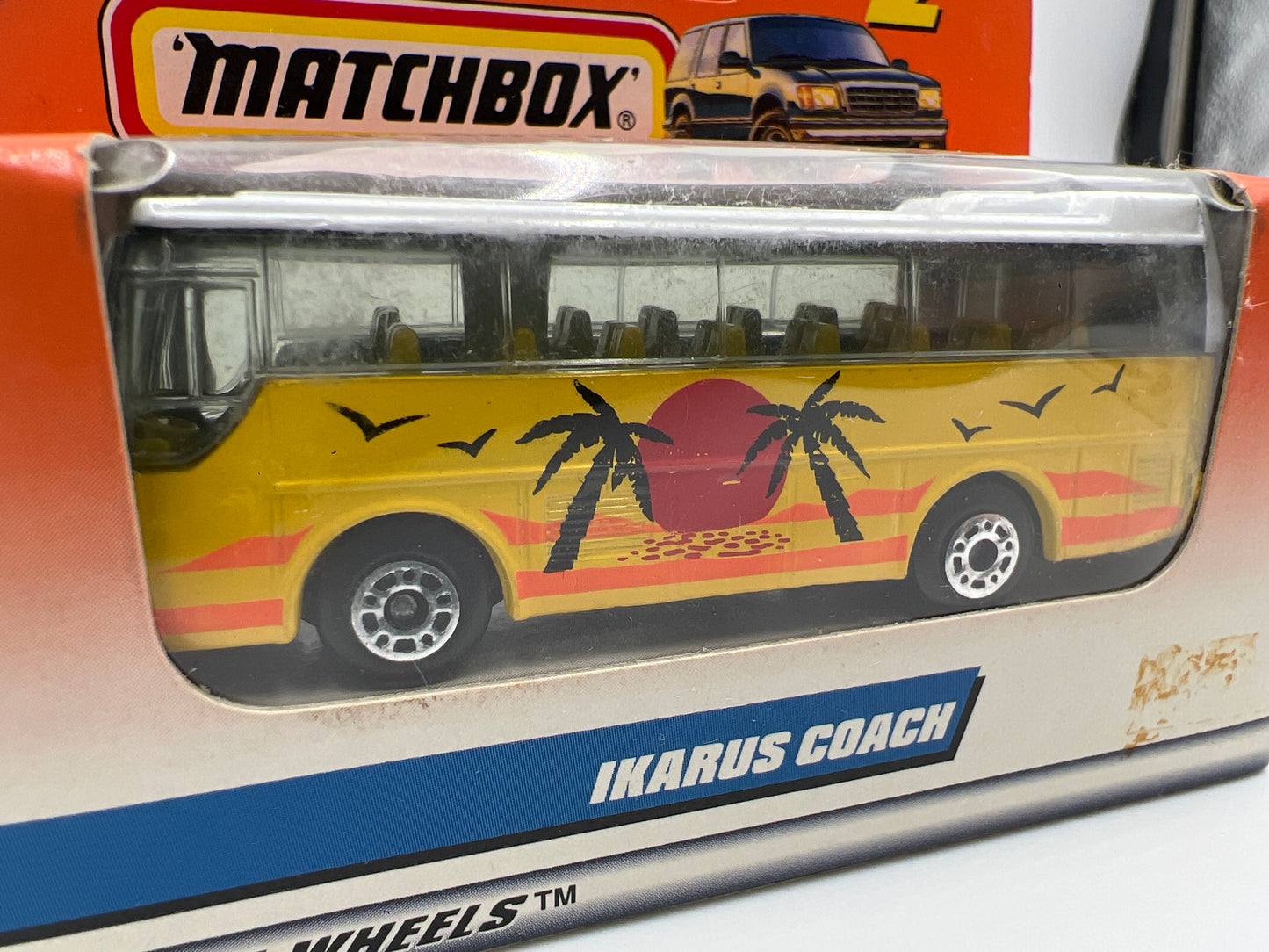 Matchbox Unpunched #2 Ikarus Coach Yellow/White