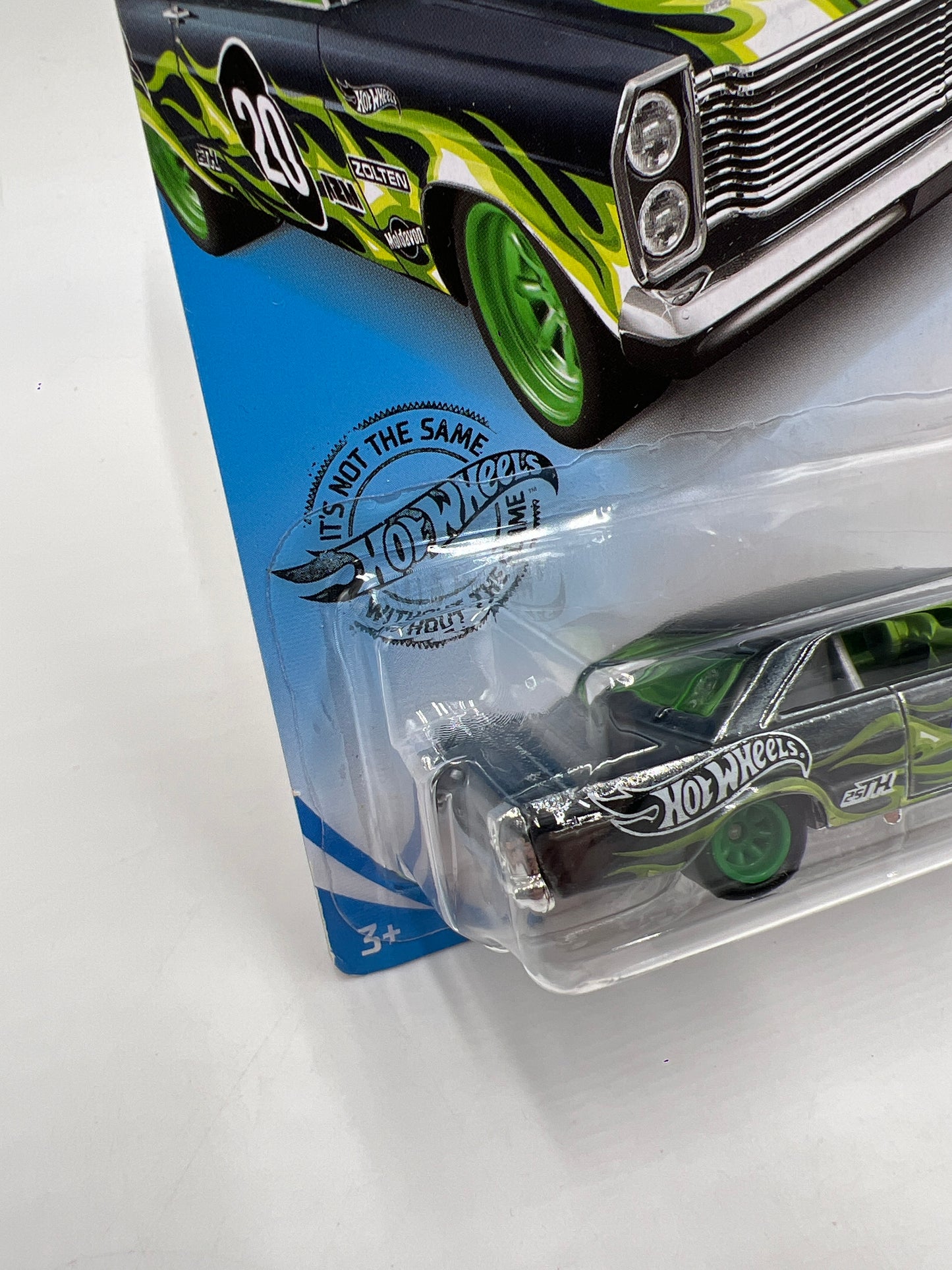 2020 Hot Wheels Super Treasure Hunt #221 65 Ford Galaxie W/Protector