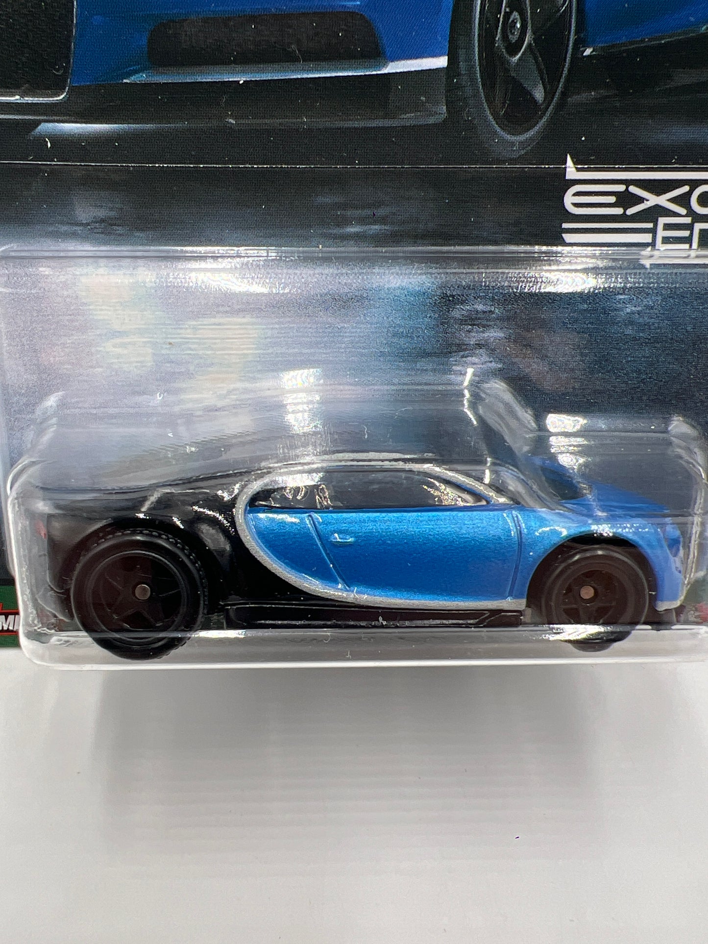 Hot Wheels Premium Exotic Envy #4 16 Bugatti Chiron Blue