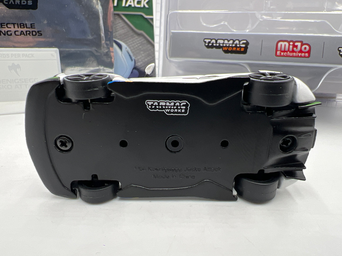 Tarmac Works Mijo Exclusives Koenigsegg Jesko Attack White W/Trading Cards Open Pack
