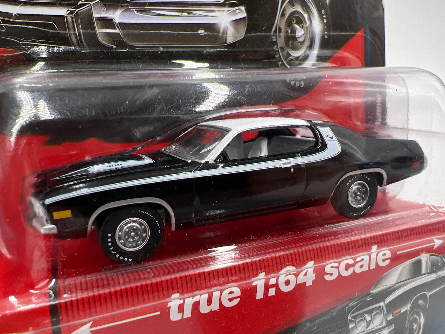 Auto World Vintage Muscle Release 3 Version B 1/2500 1974 Plymouth Road Runner Black