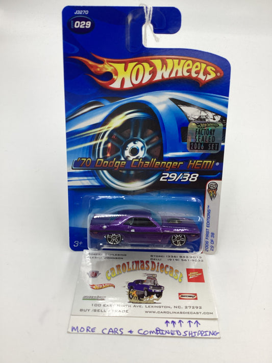 2006 Hot Wheels #29 70 Dodge Challenger HEMI Purple Factory Sealed SR