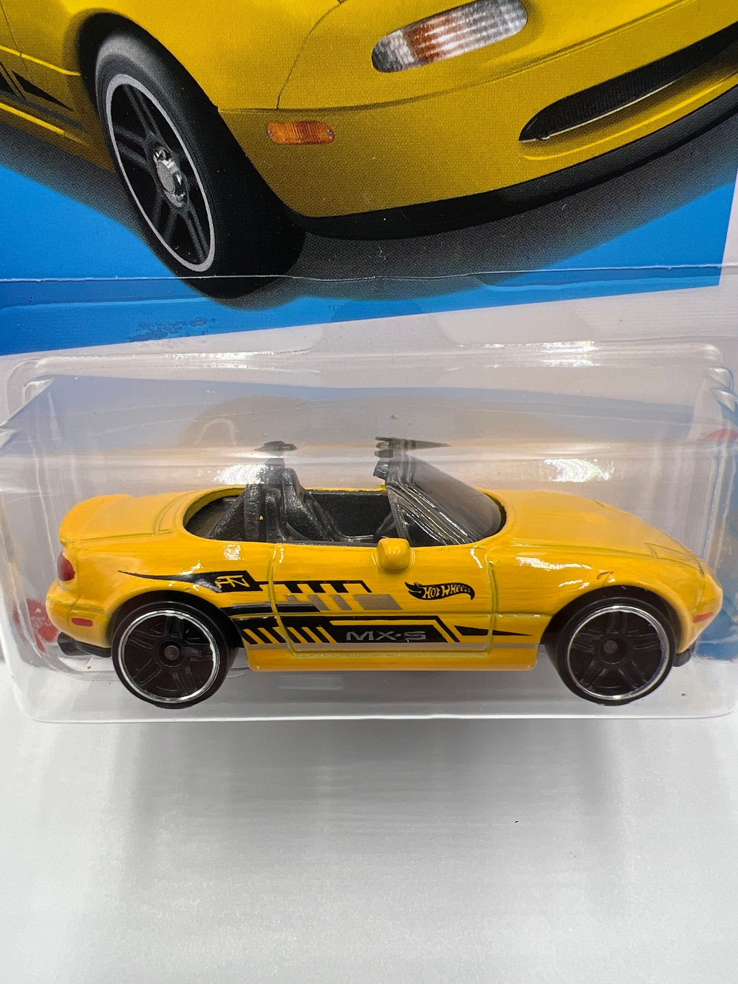 2024 Hot Wheels Q Case #120 91 Mazda MX-5 Miata Yellow 85F