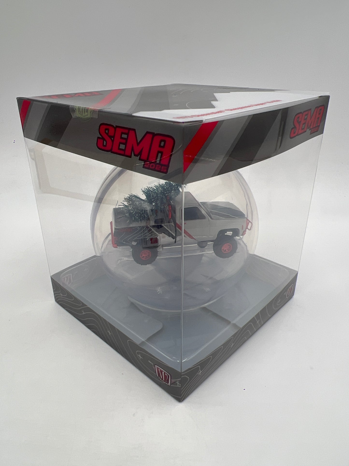 M2 Machines Ornament SEMA 2025 1/1000 1973 Chevrolet Cheyenne Super 10 4x4