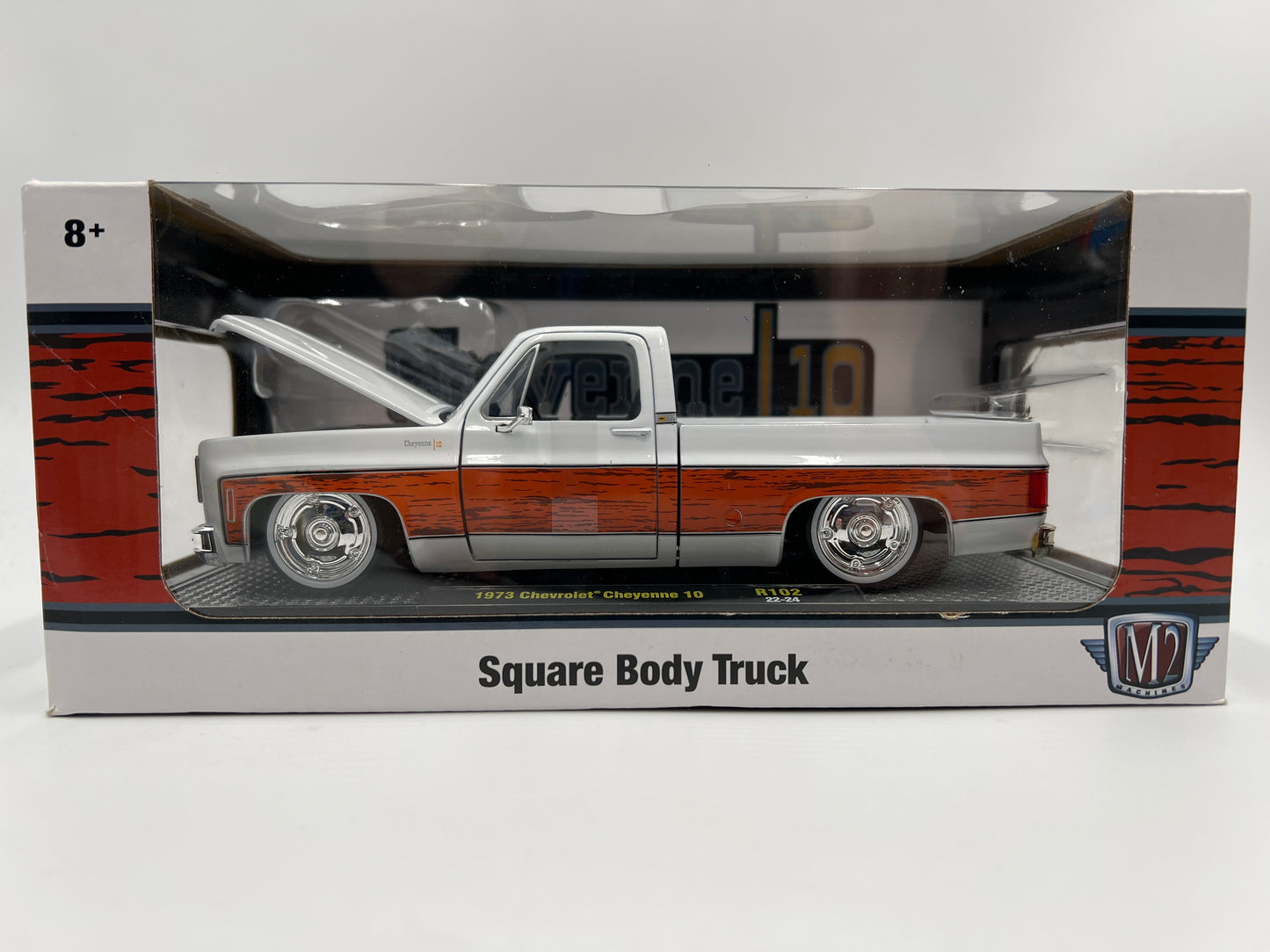 M2 Machines 1/24 Square Body Truck 1973 Chevrolet Cheyenne 10 White R102