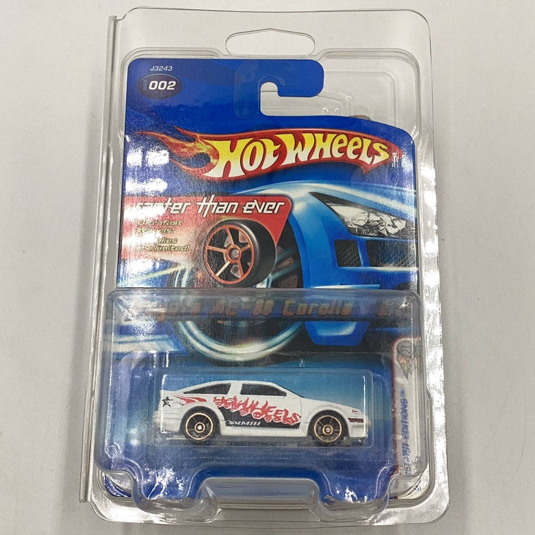 2006 hot wheels #2 Toyota AE 86 Corolla with protector