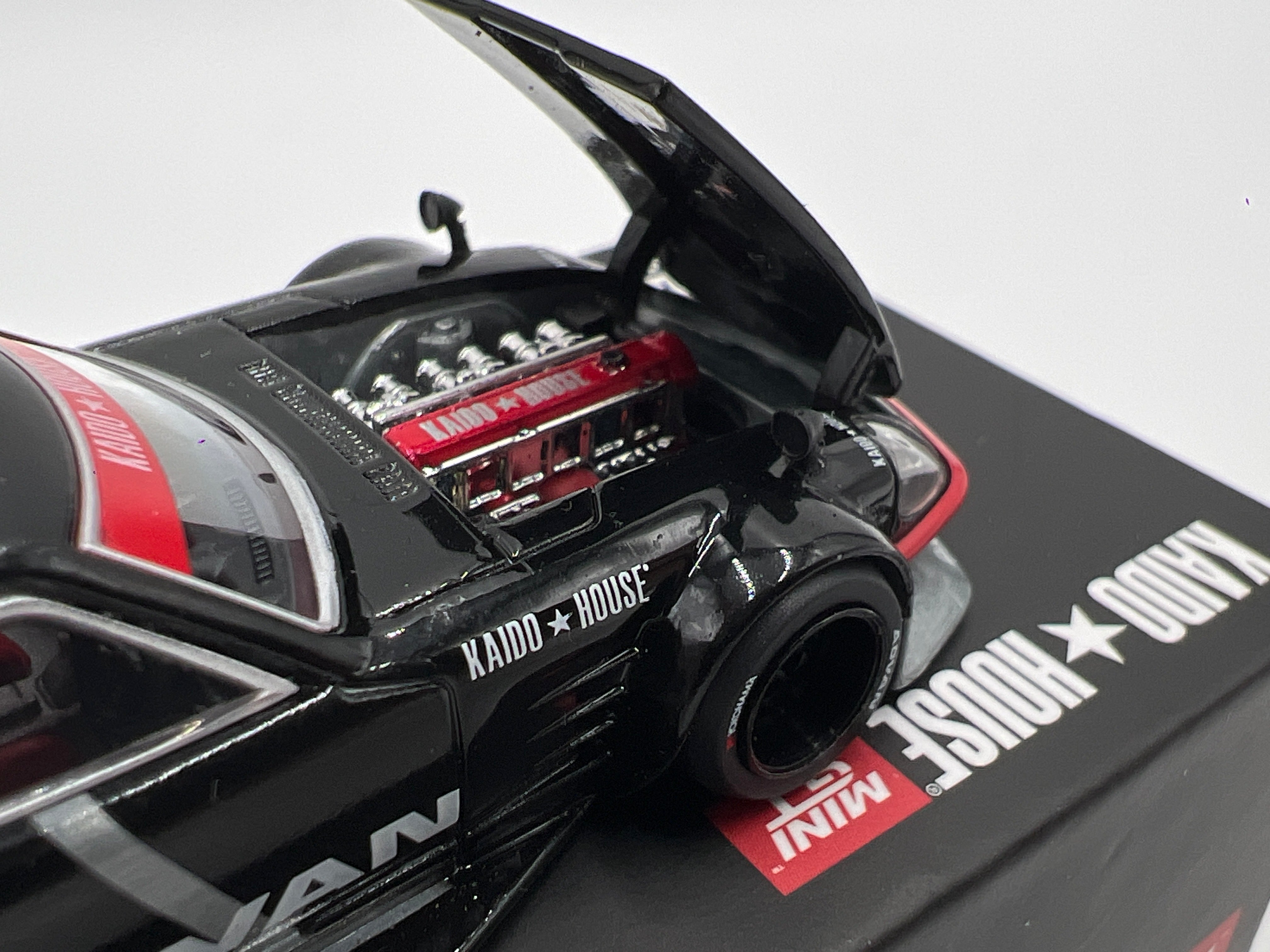 Mini GT Kaido House #172 CHASE Nissan Fairlady Z Kaido GT Advan