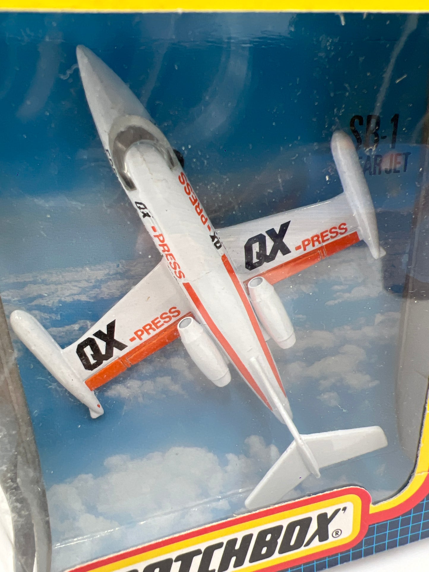 Matchbox Skybusters SB-1 Lear Jet QX-Press