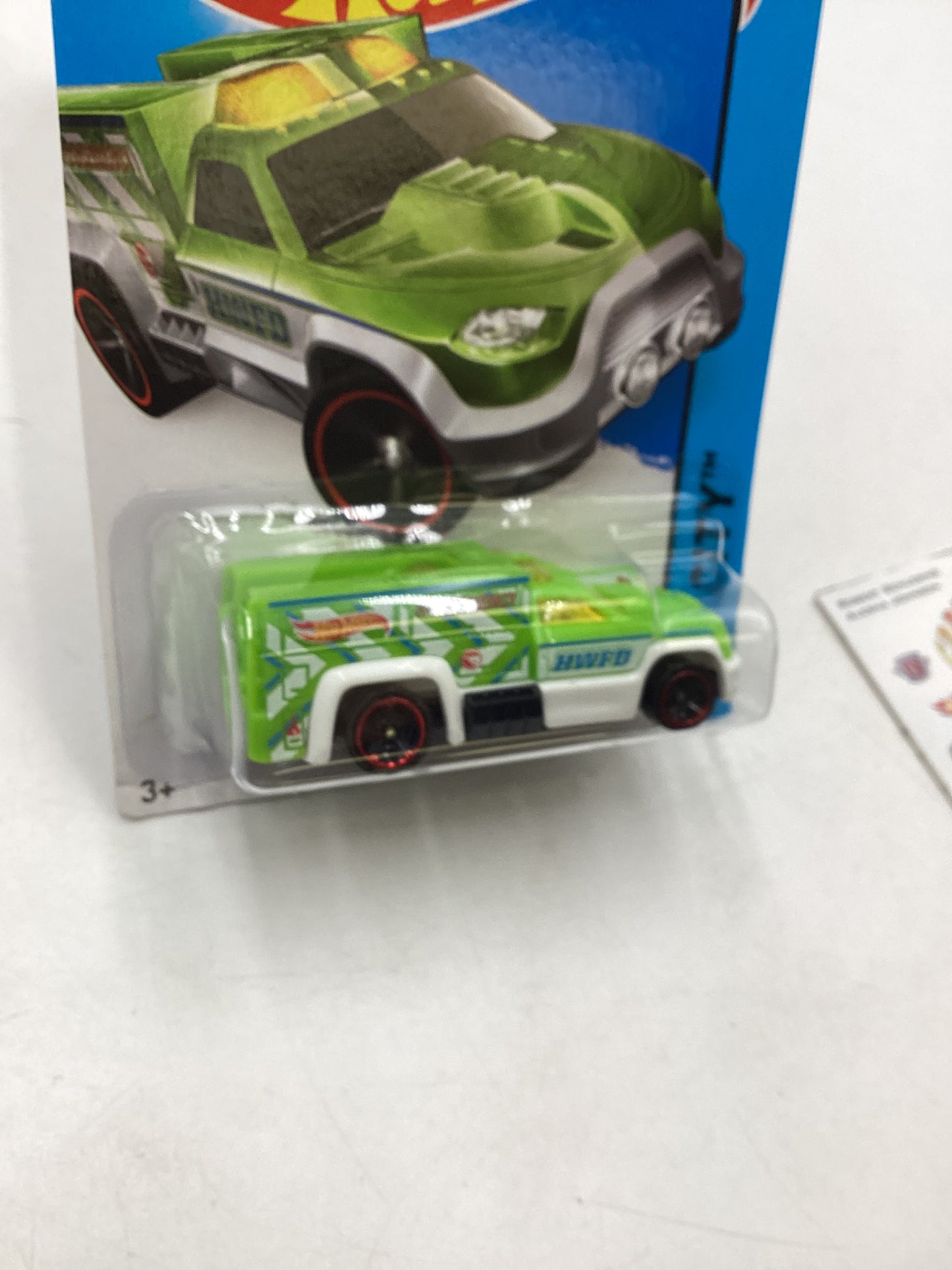 2014 Hot Wheels Treasure Hunt #47 Rescue Duty Green 275B