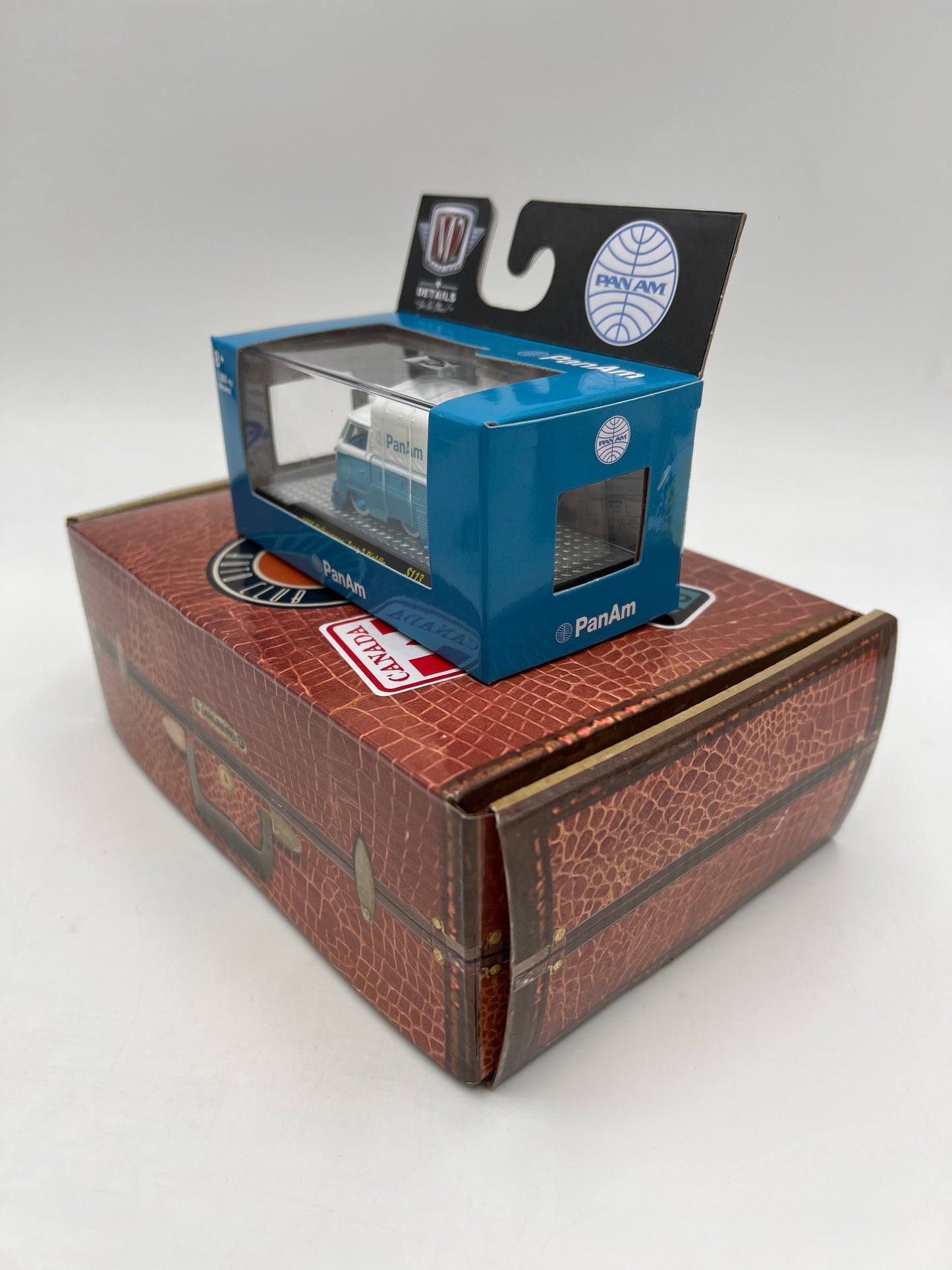 M2 Machines Auto-Club PanAm 1960 Volkswagen Type 2 PickUp Blue/White S113