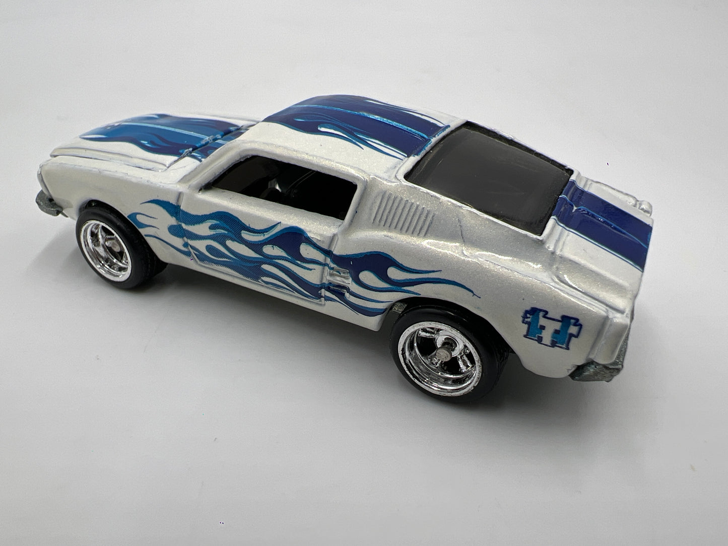 Hot Wheels Treasure Hunt Real Riders 67 Mustang White Loose