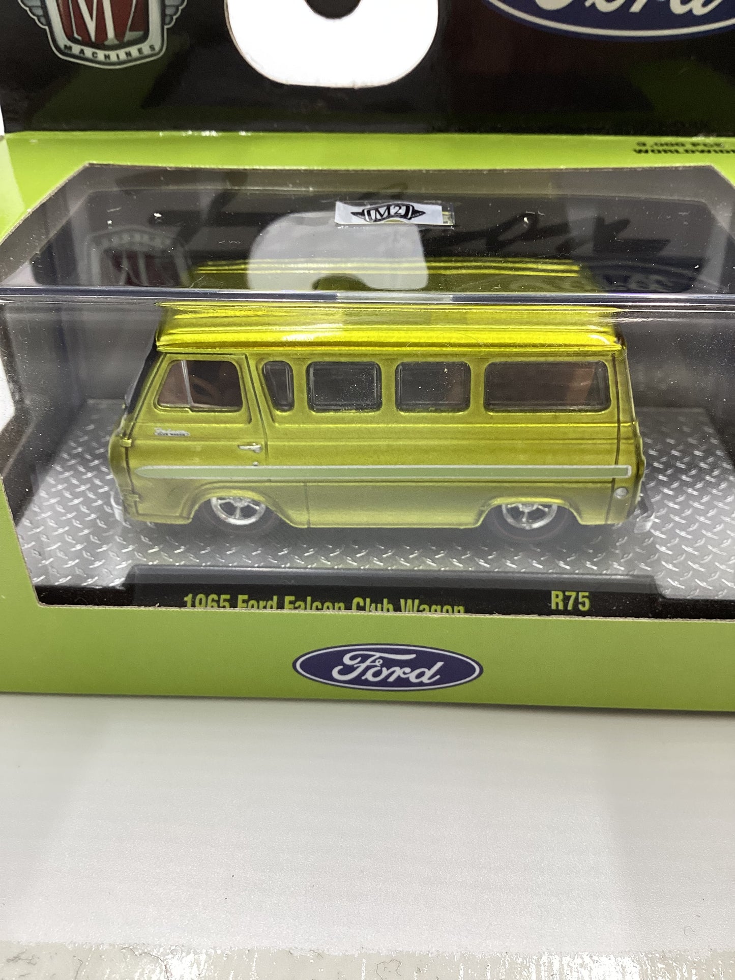 M2 Machines 1965 Ford Falcon Club Wagon R75