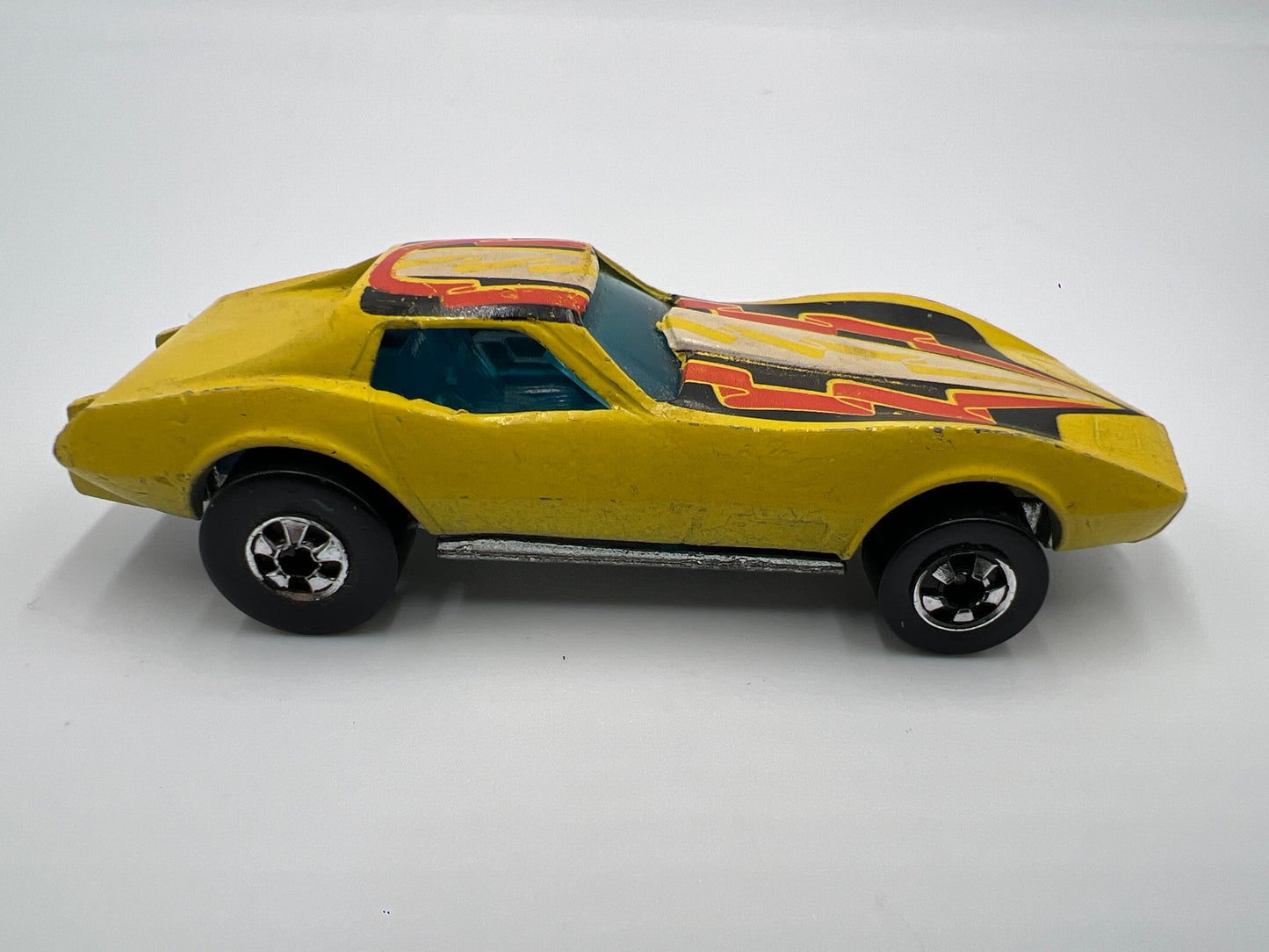 Hot Wheels 1/64 Blackwall Corvette Stingray Yellow Loose