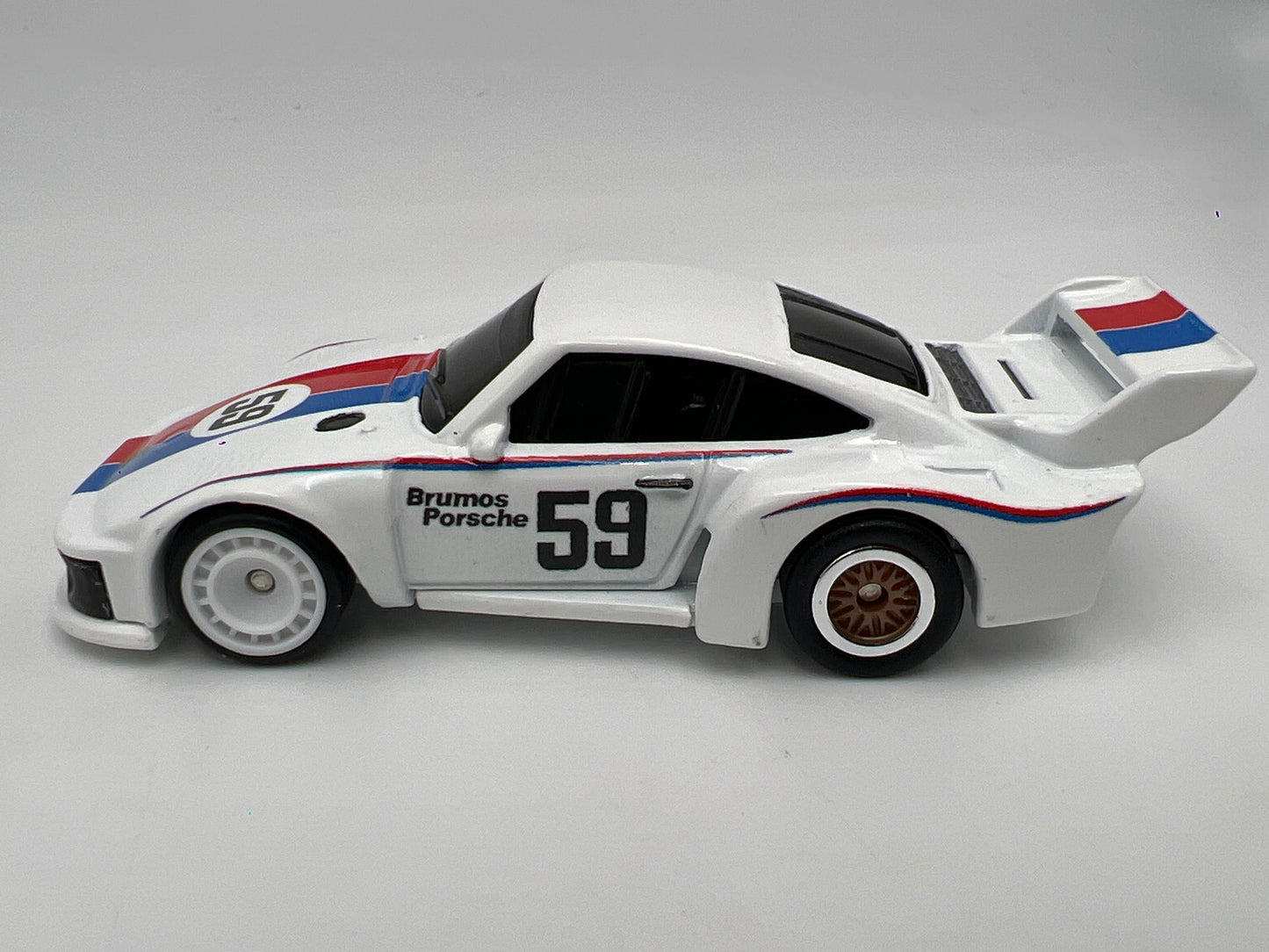 Hot Wheels 1/64 Premium Diorama Set Porsche 935 Brumos White Loose