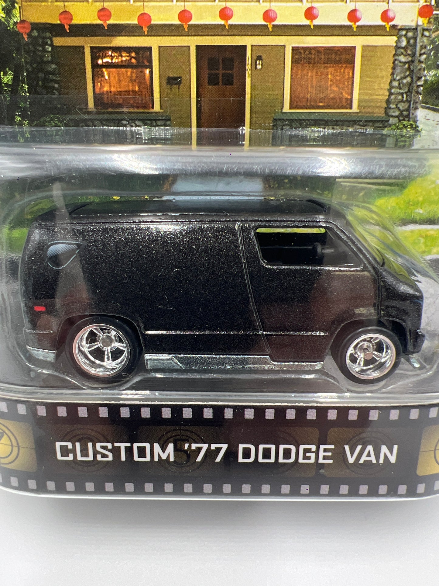 Hot Wheels Retro Entertainment Old School Custom 77 Dodge Van Black W/Protector