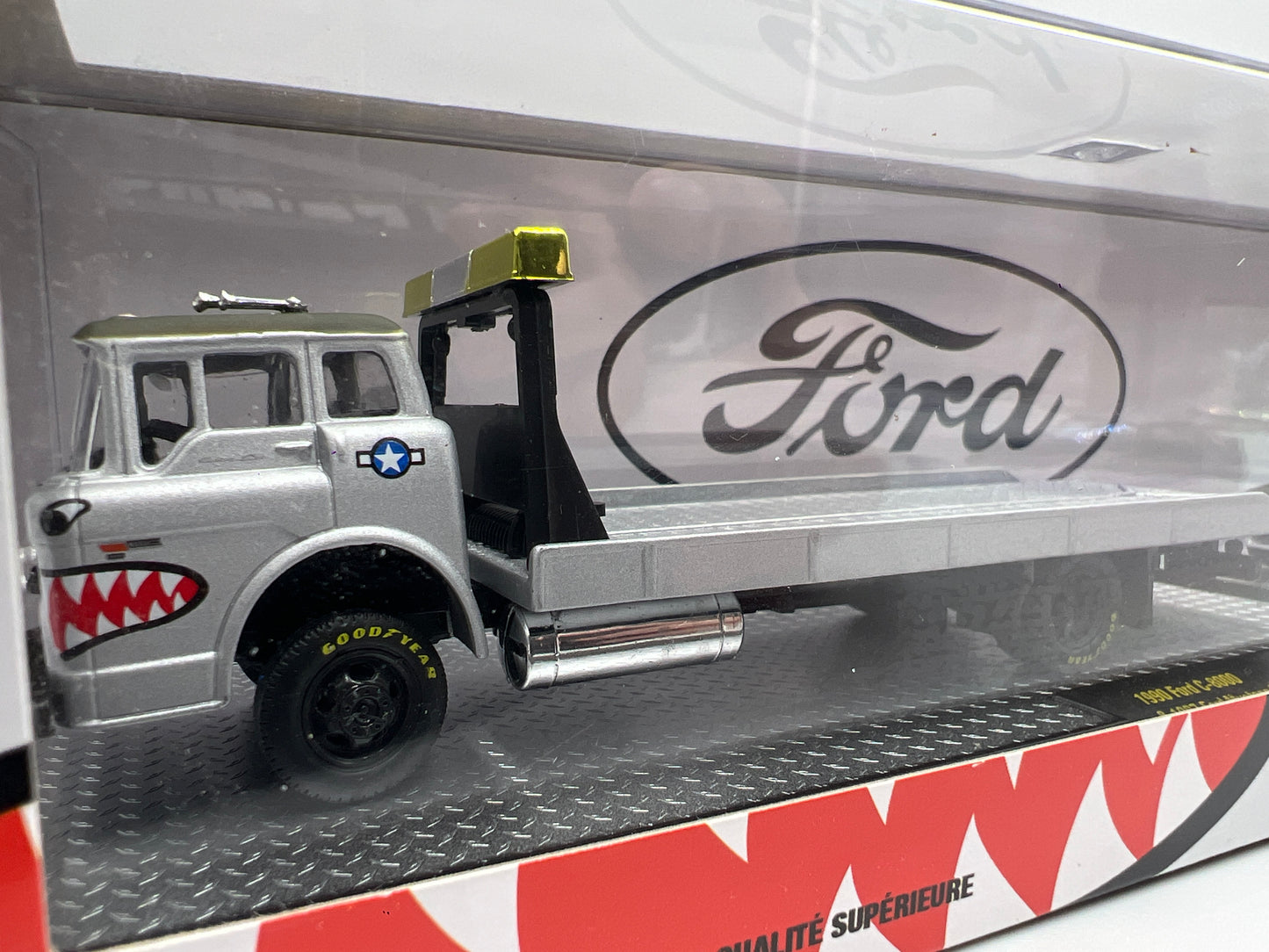 M2 Machines Auto Haulers 1990 Ford C-8000 & 1987 Ford Mustang GT R39