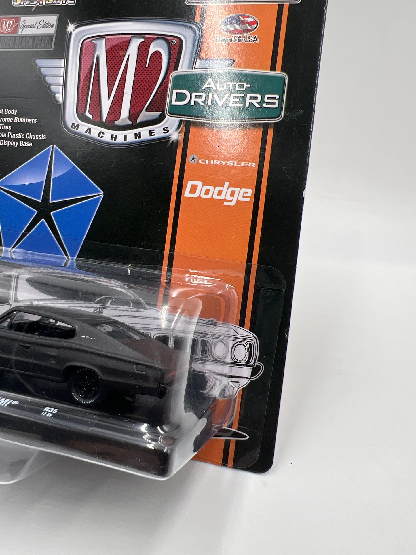 M2 Machines Auto-Drivers Special Edition Frozen Black Pearl 1966 Dodge Charger Hemi R35 193C