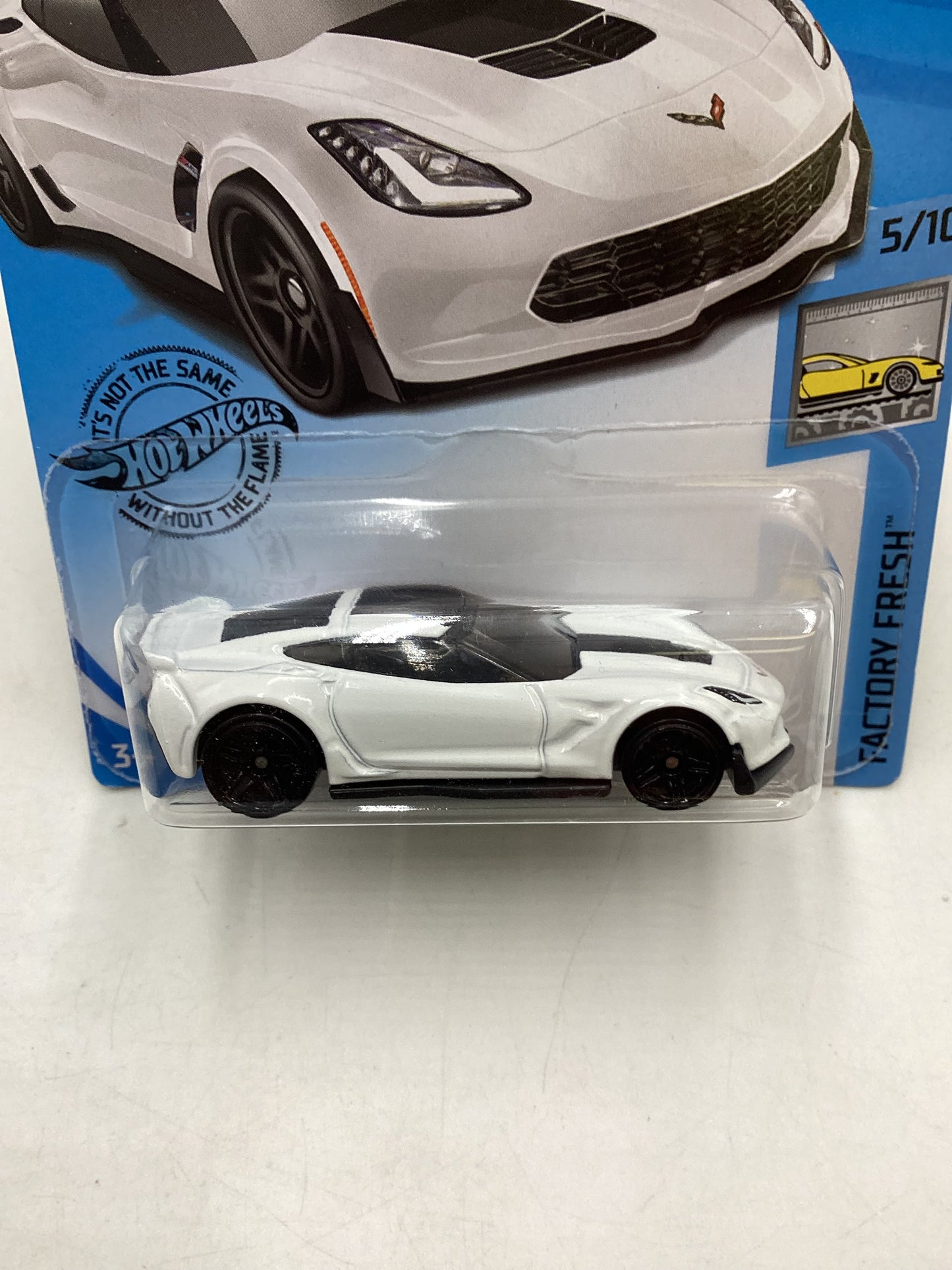 2020 Hot Wheels #200 Corvette C7 Z06 White 8i