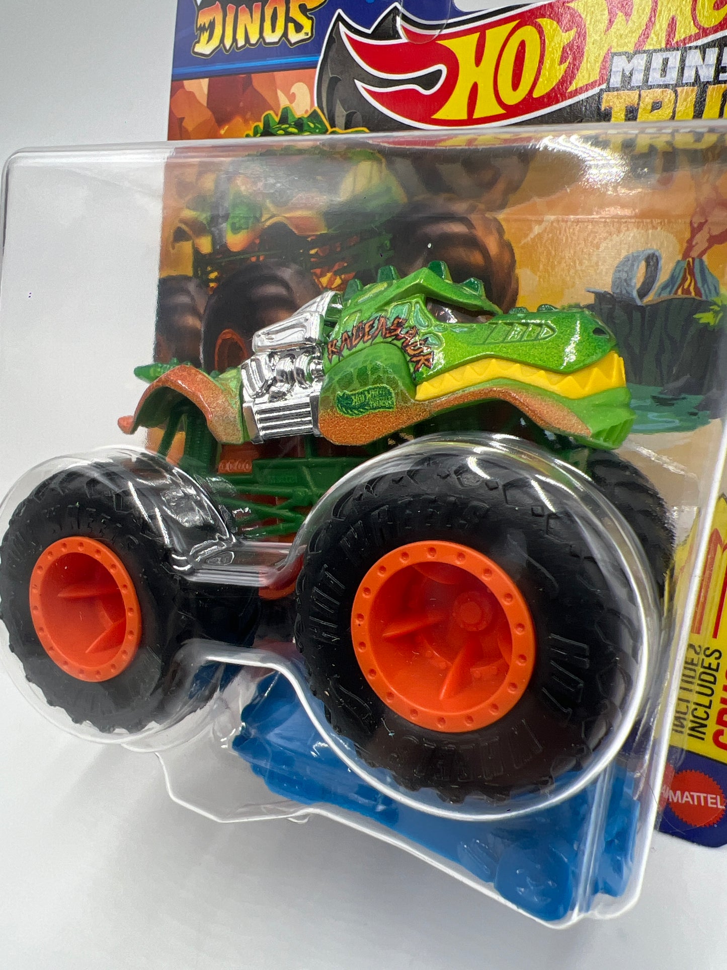 2025 Hot Wheels Monster Trucks Sharks Vs Dinos #5 Rageasaur 125D