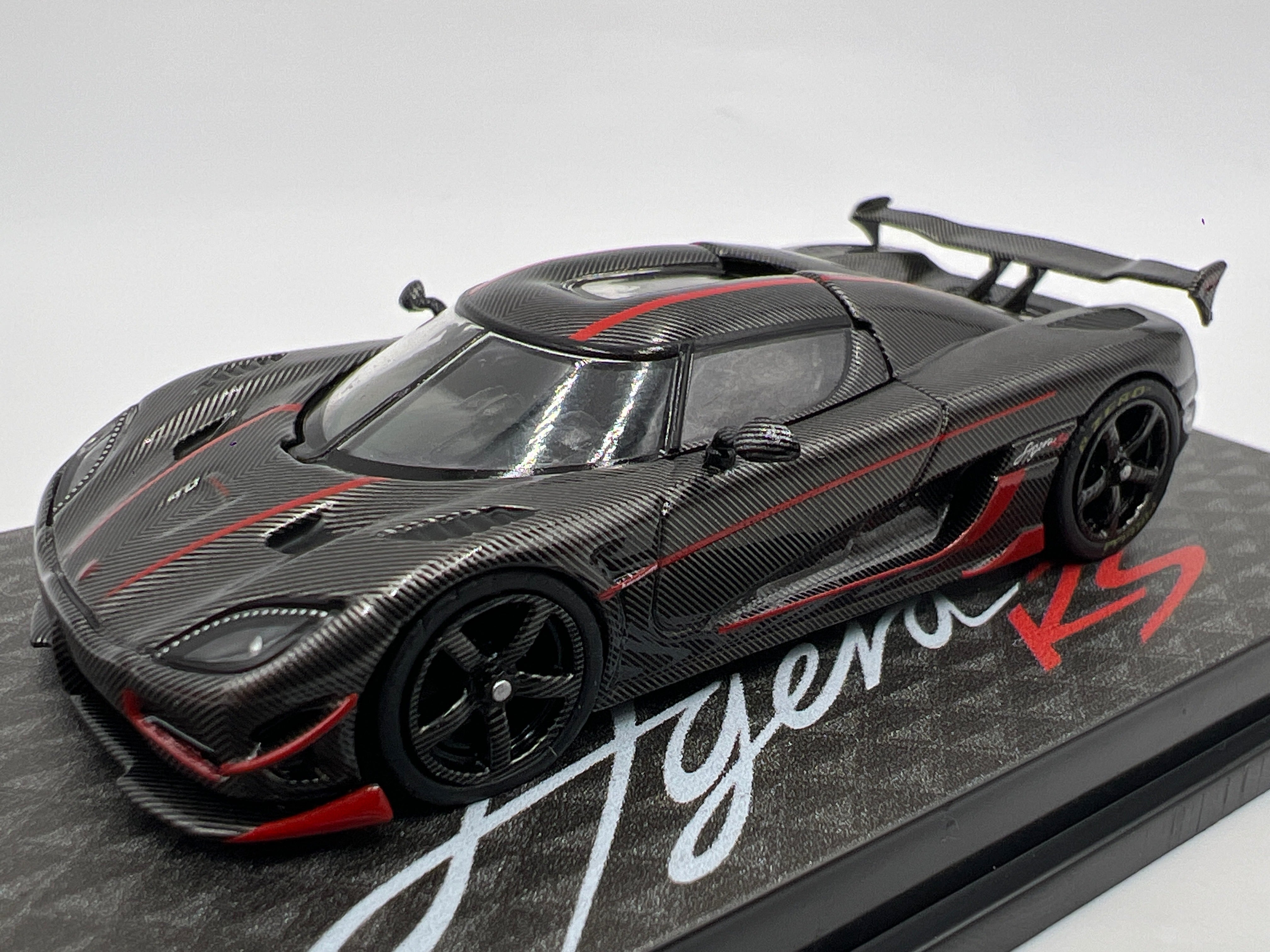 Tarmac Works x Global 64 Koenigsegg Agera RS Full Carbon