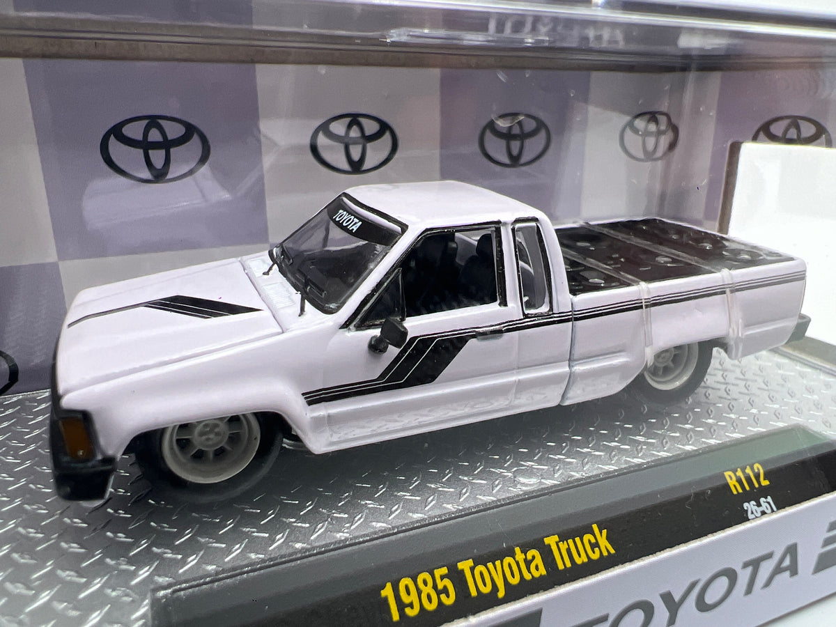 M2 Machines R112 1985 Toyota Truck White