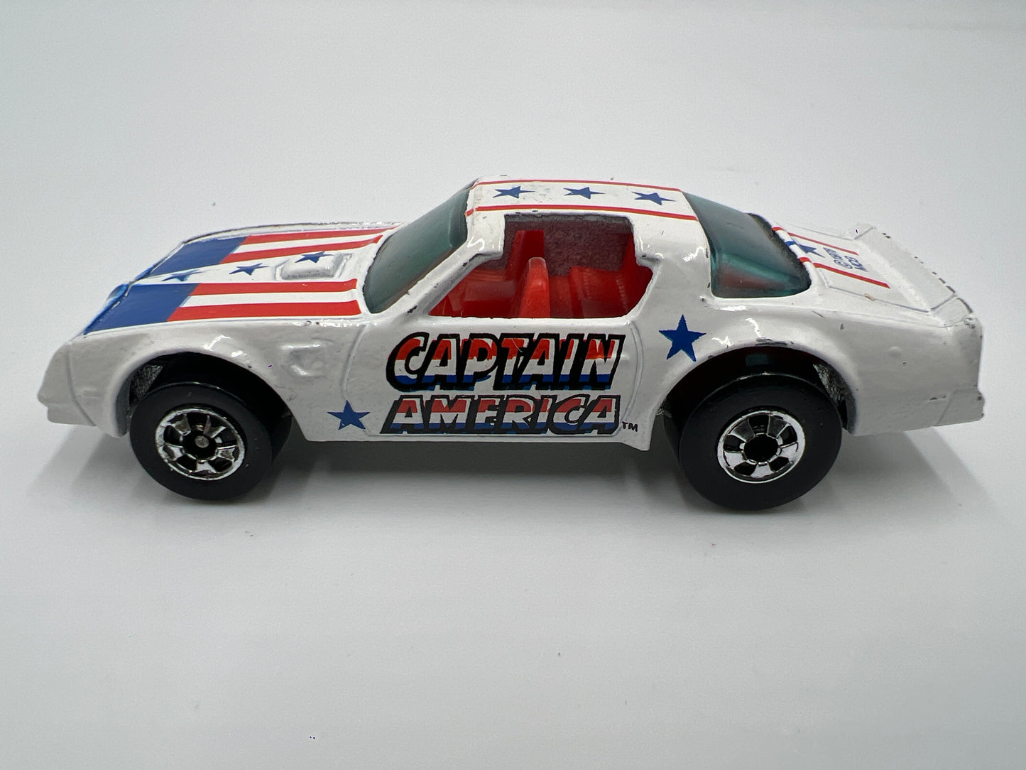 Hot Wheels 1/64 Blackwall Captain America 77 Hot Bird White Loose