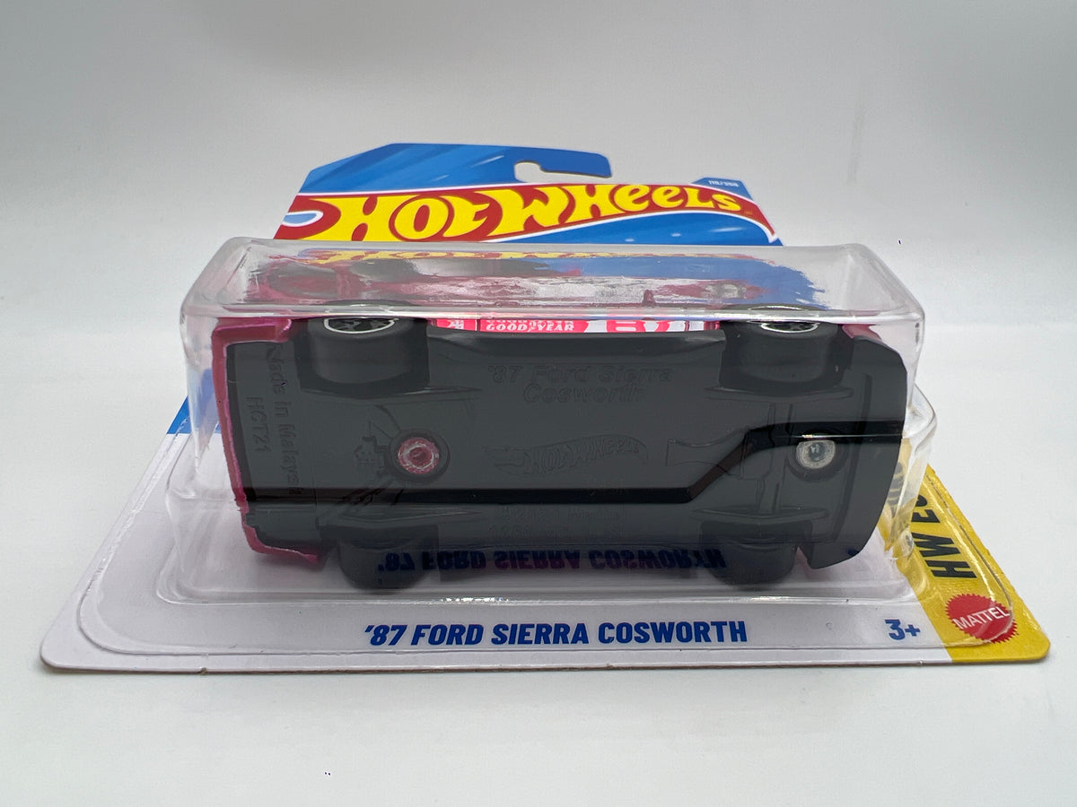 2026 Hot Wheels Super Treasure Hunt #116 87 Ford Sierra Cosworth Pink W/Protector Intl