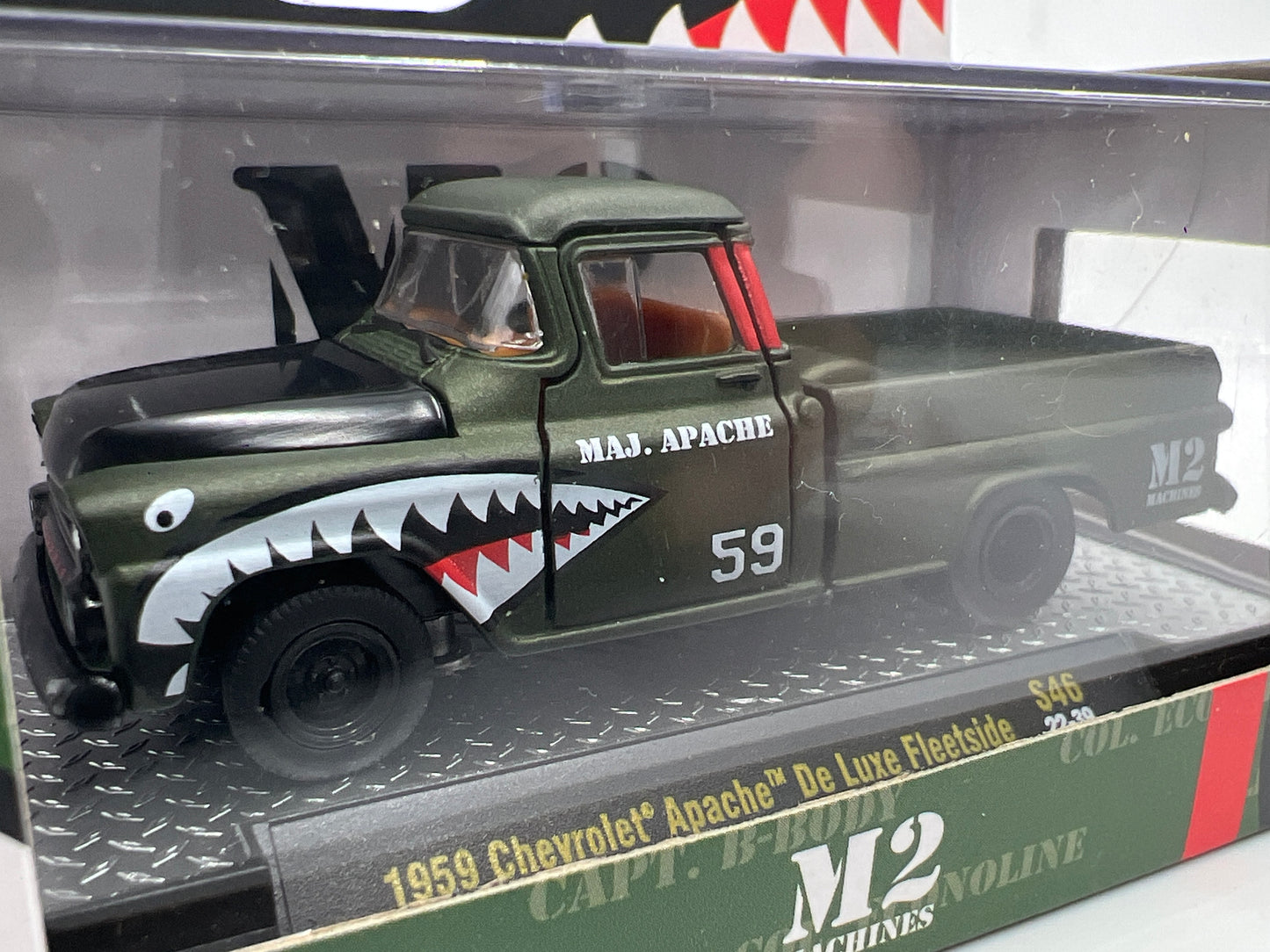 M2 Machines S46 Shark Mouth 1959 Chevrolet Apache De Luxe Fleetside