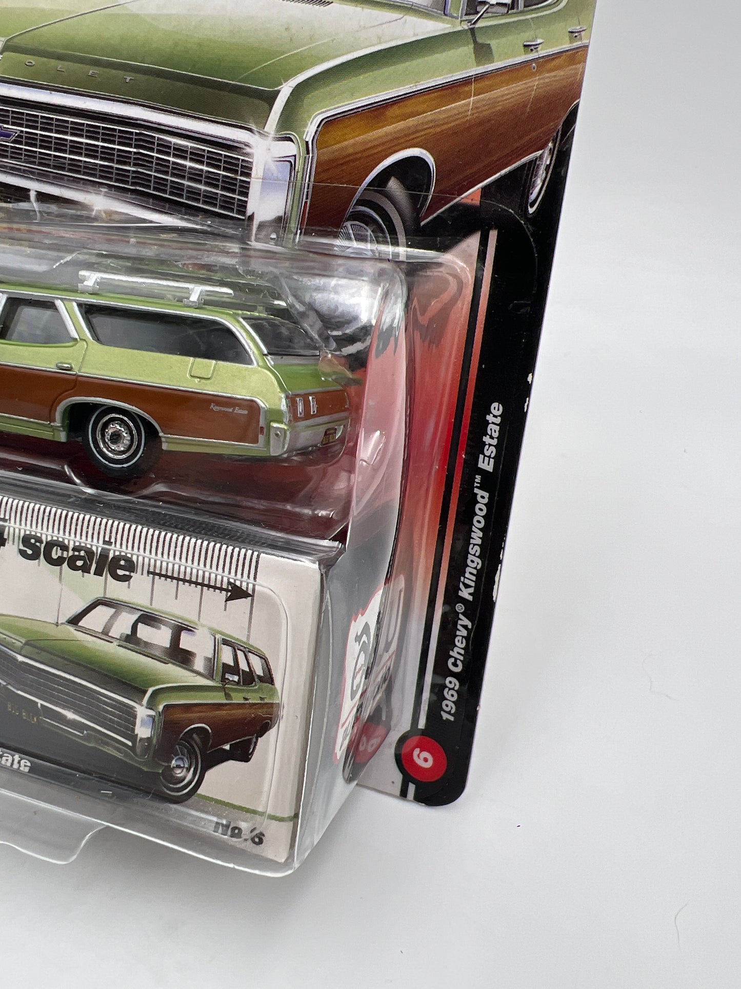 Auto World Muscle Wagons #6 1969 Chevy Kingswood Estate Green