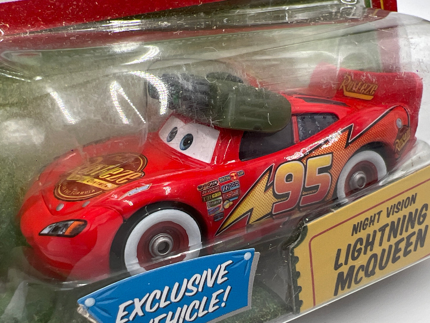 Disney Pixar The World Of Cars Race O Rama #109 Exclusive Night Vision Lightning McQueen W/Collector Guide 138C