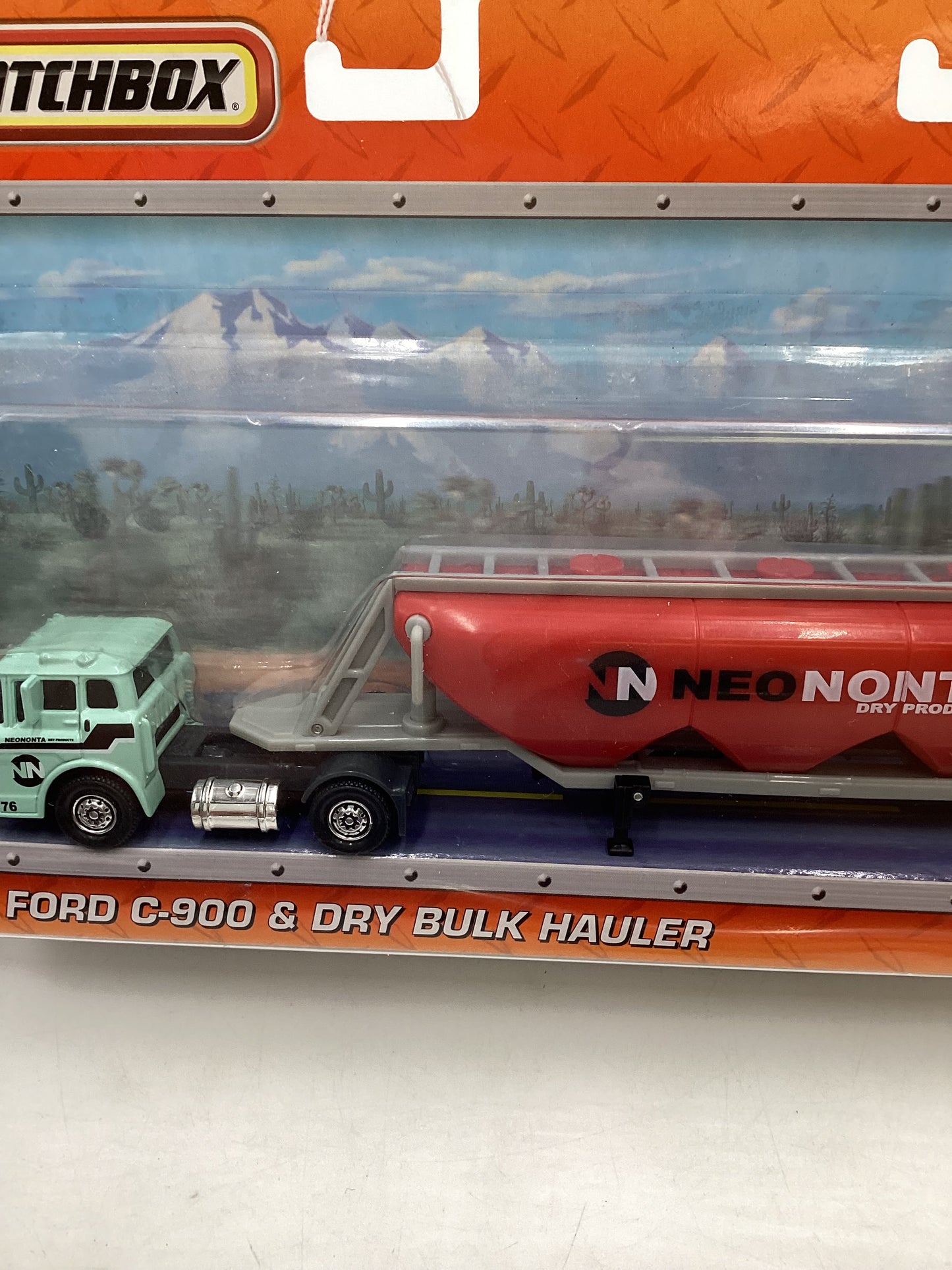 Matchbox Ford C-900 & Dry Bulk Hauler