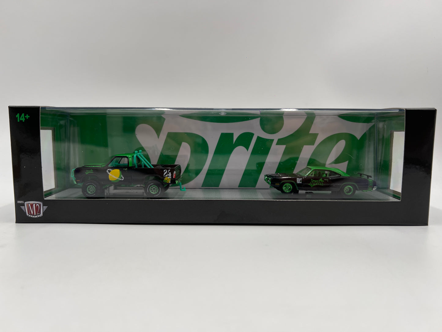 2025 M2 Machines Auto Haulers CHASE Sprite 1974 Dodge W200 Power Wagon & 1970 Dodge Super Bee Hemi TW37