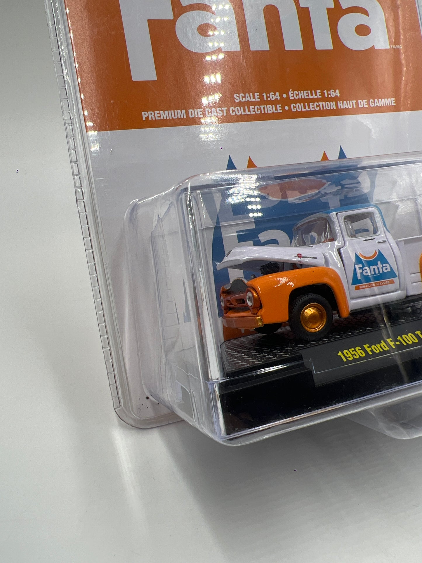 M2 Machines Fanta CHASE 1956 Ford F-100 Truck F01