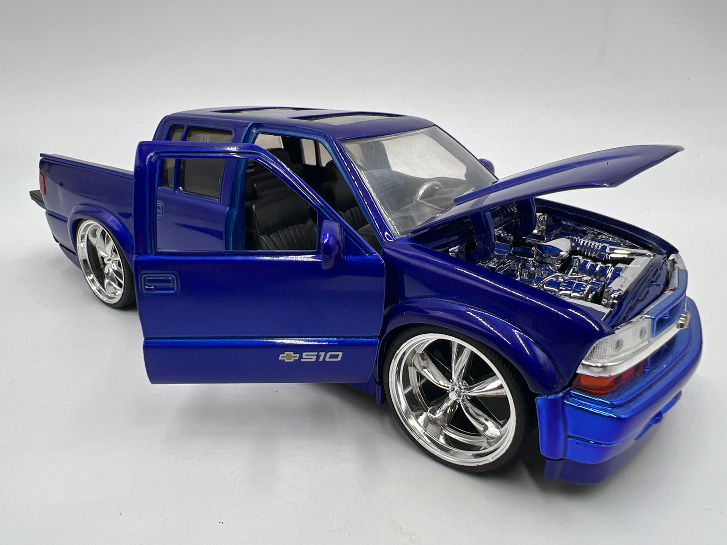 Jada 1/24 Scale Dub City 2000 Chevrolet S-10 Blue Loose